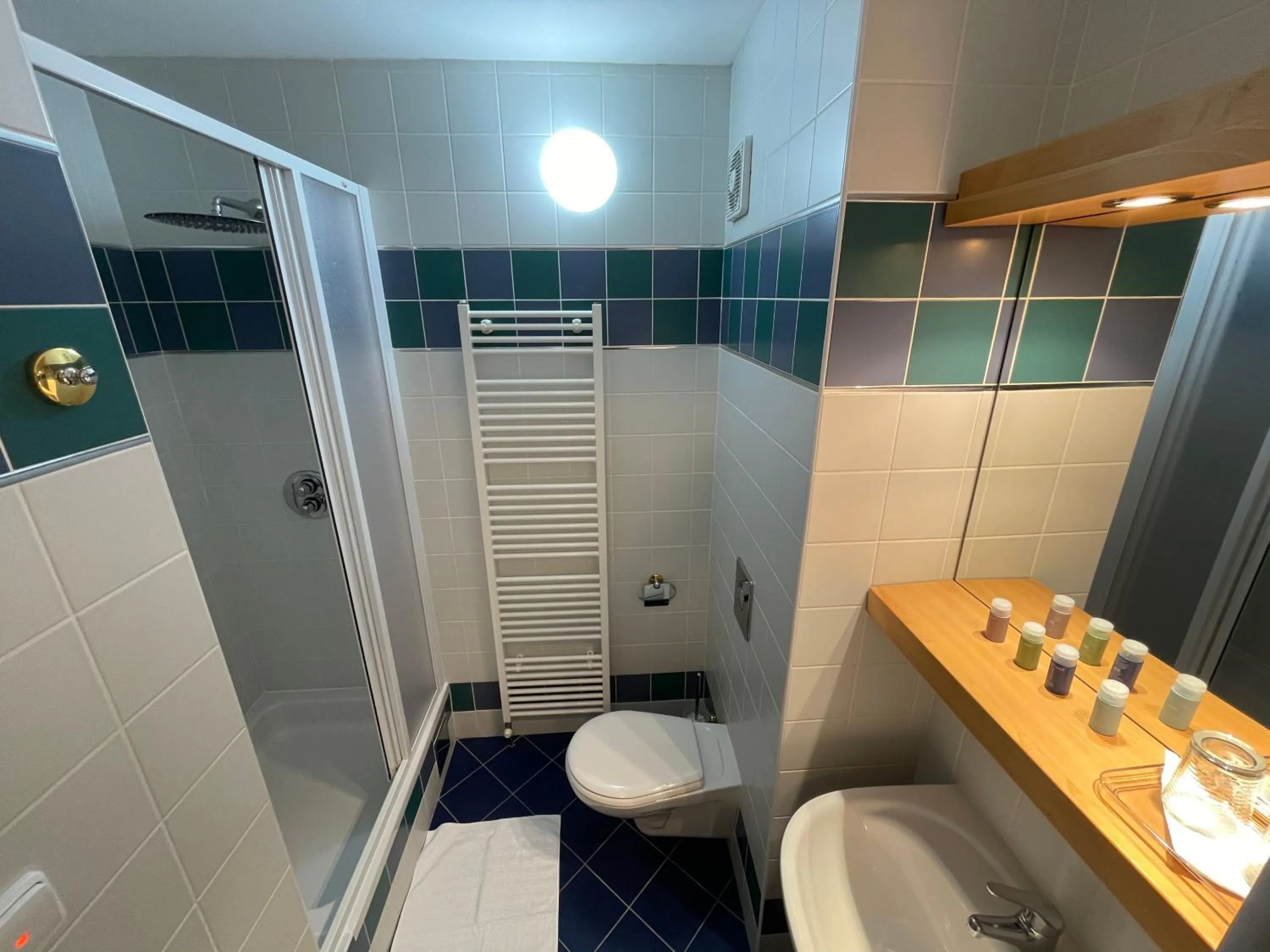 Bathroom in Hotel Laguna & restaurant