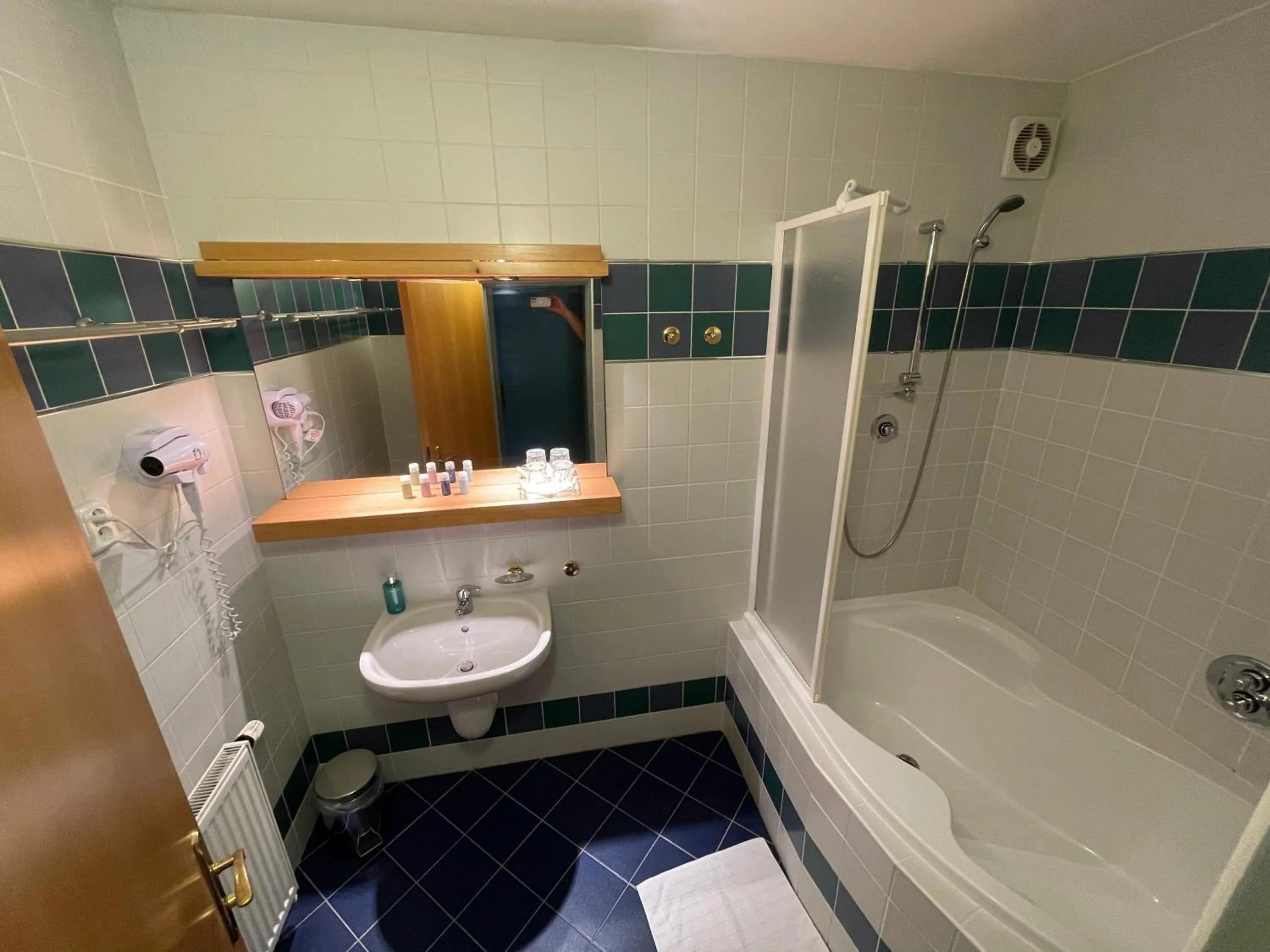 Bathroom in Hotel Laguna & restaurant