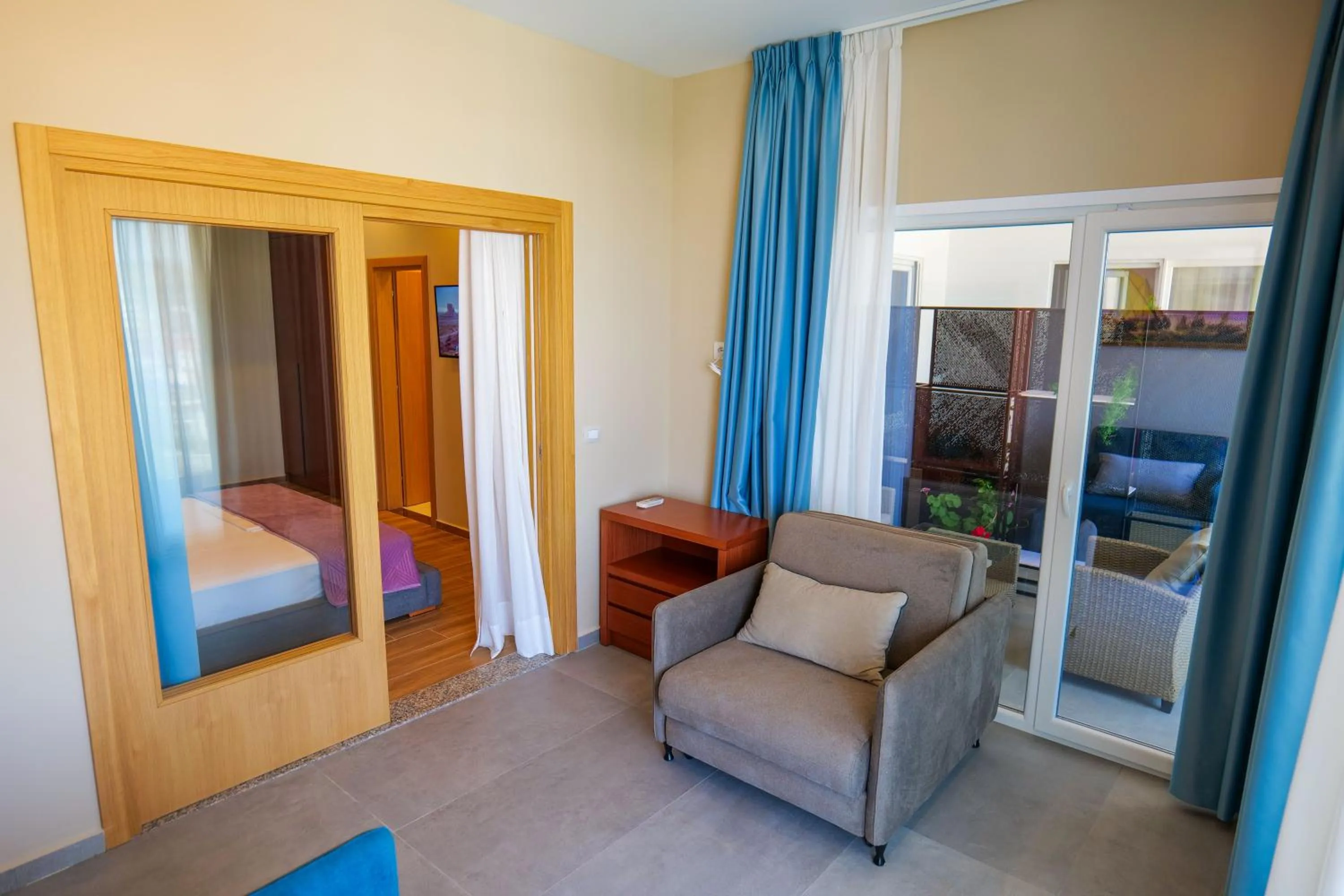 Bed in 6 Milje Hotel