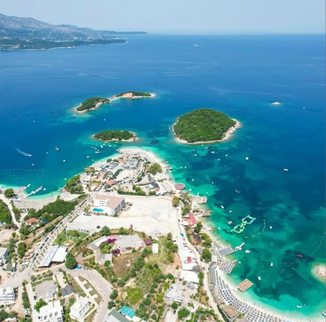 Beach in 6 Milje Hotel