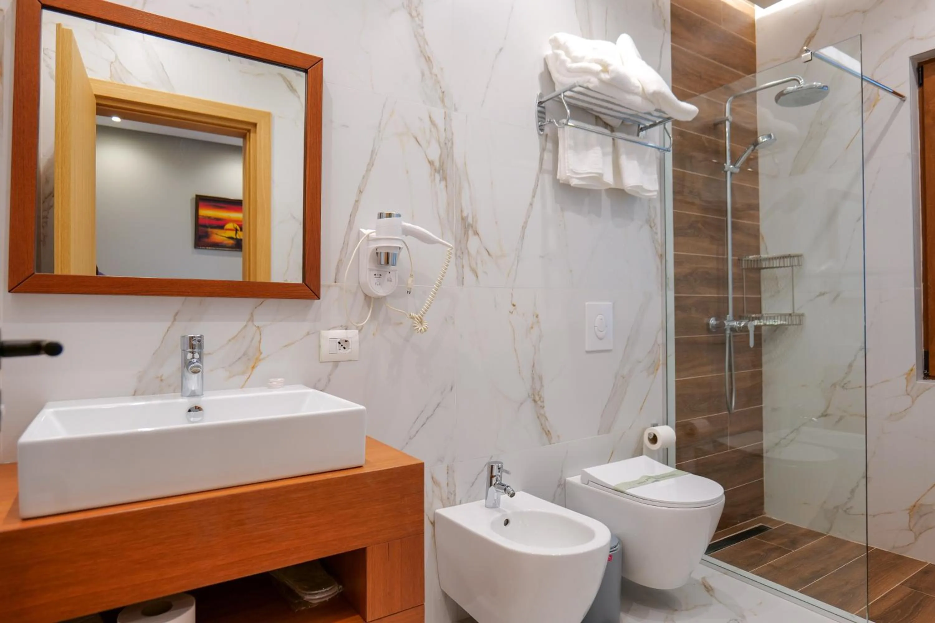 Shower in 6 Milje Hotel