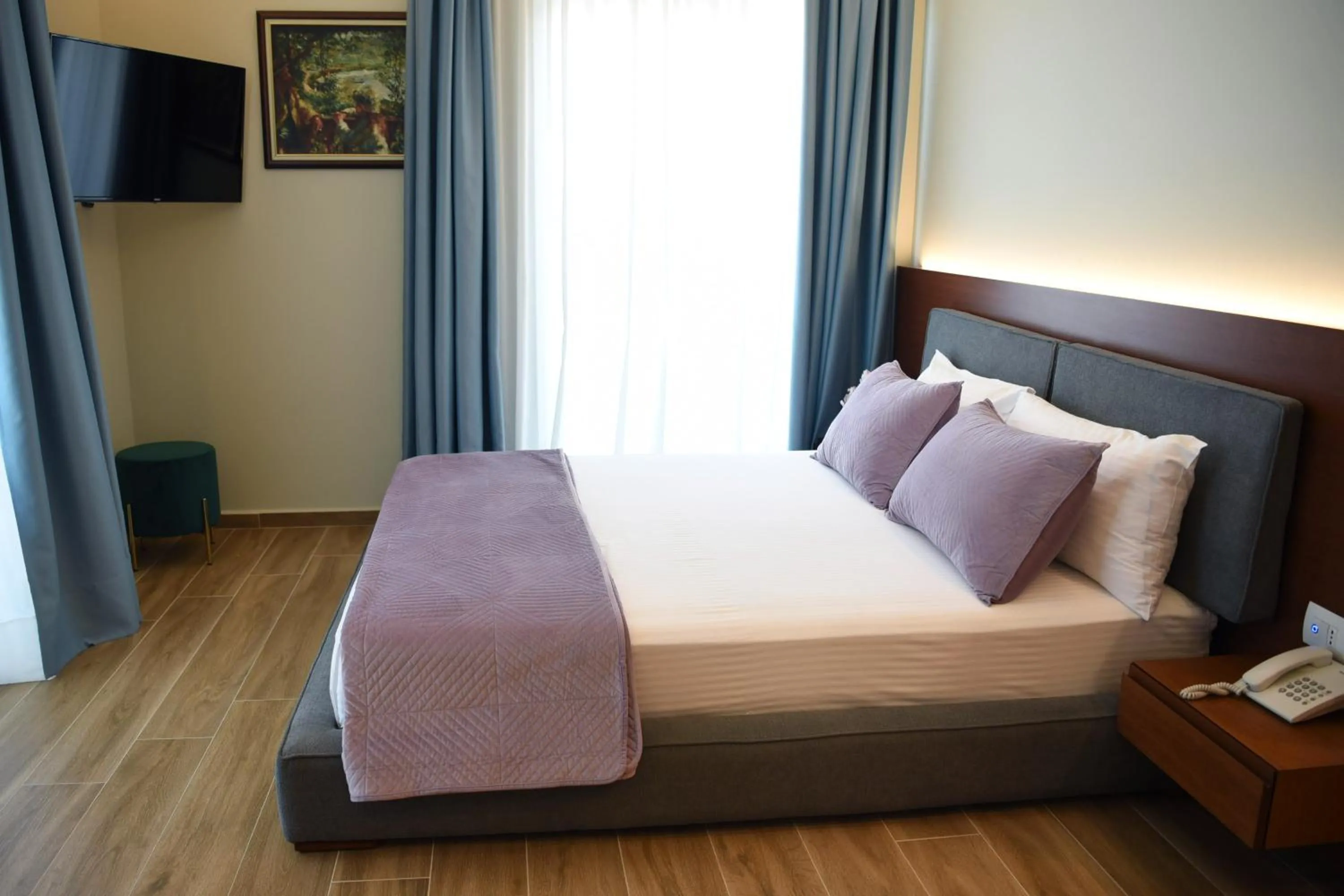 Bed in 6 Milje Hotel