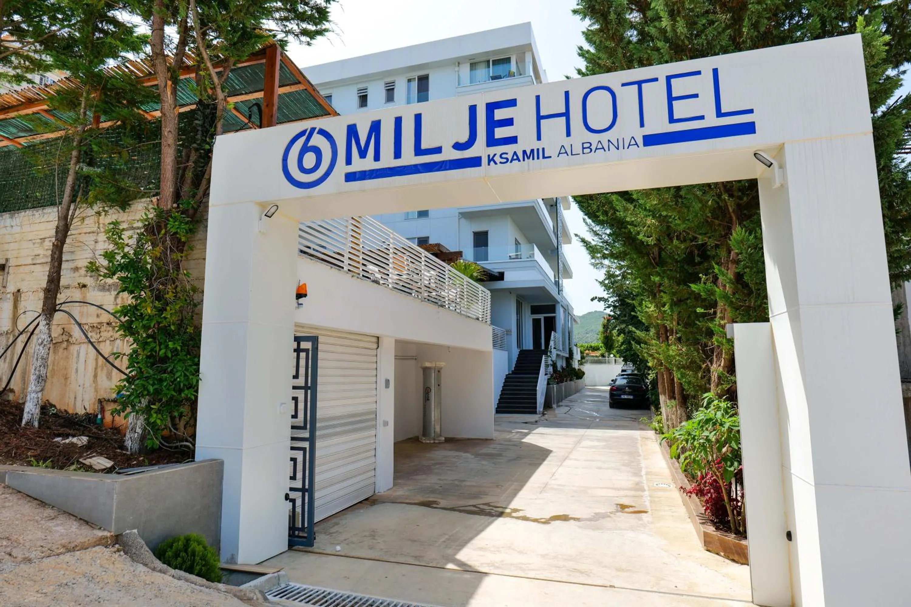 Property building in 6 Milje Hotel
