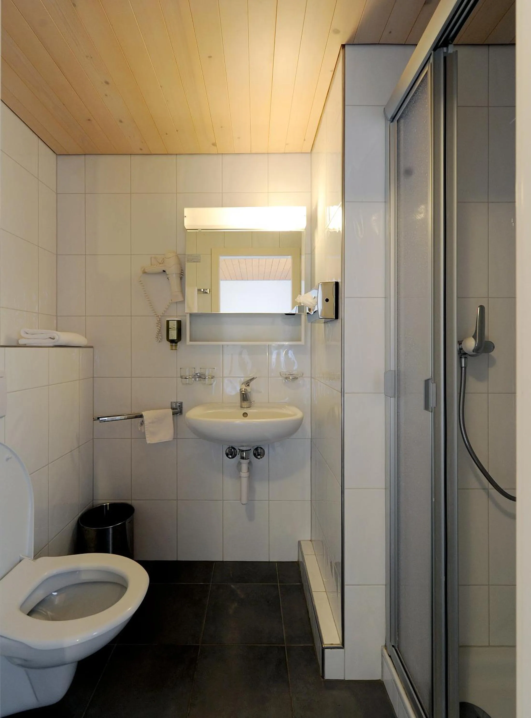Bathroom in Hotel-Restaurant zum Gade