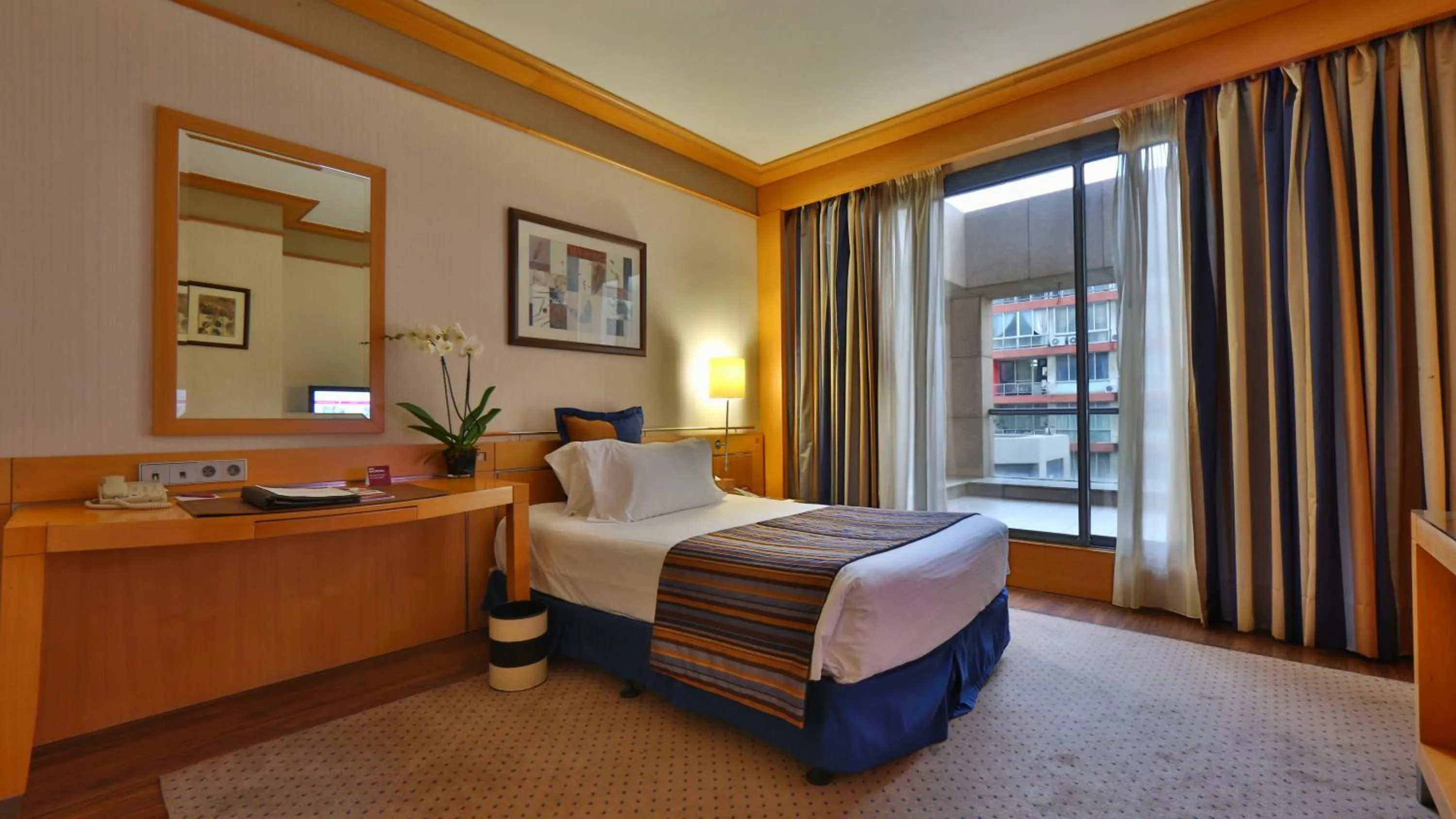 Photo of the whole room, Bed in Crowne Plaza Hamra Beirut by IHG