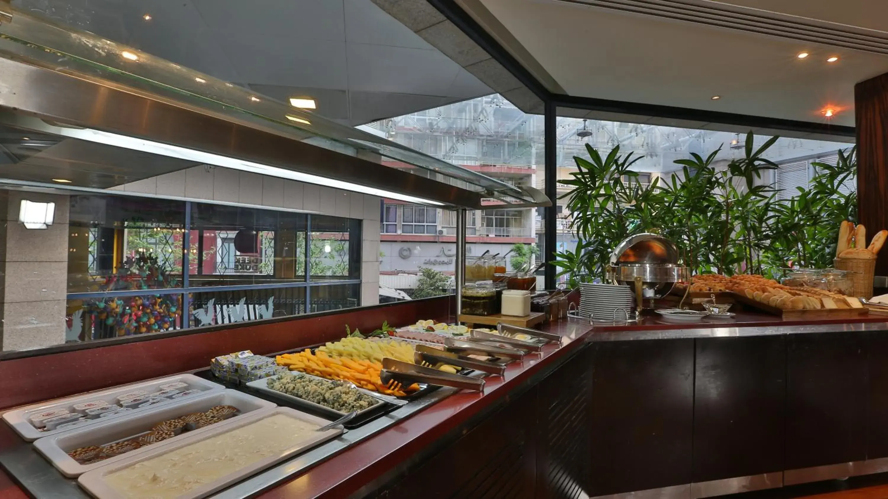 Restaurant/places to eat in Crowne Plaza Hamra Beirut by IHG Restaurant/places to eat in Crowne Plaza Hamra Beirut by IHG