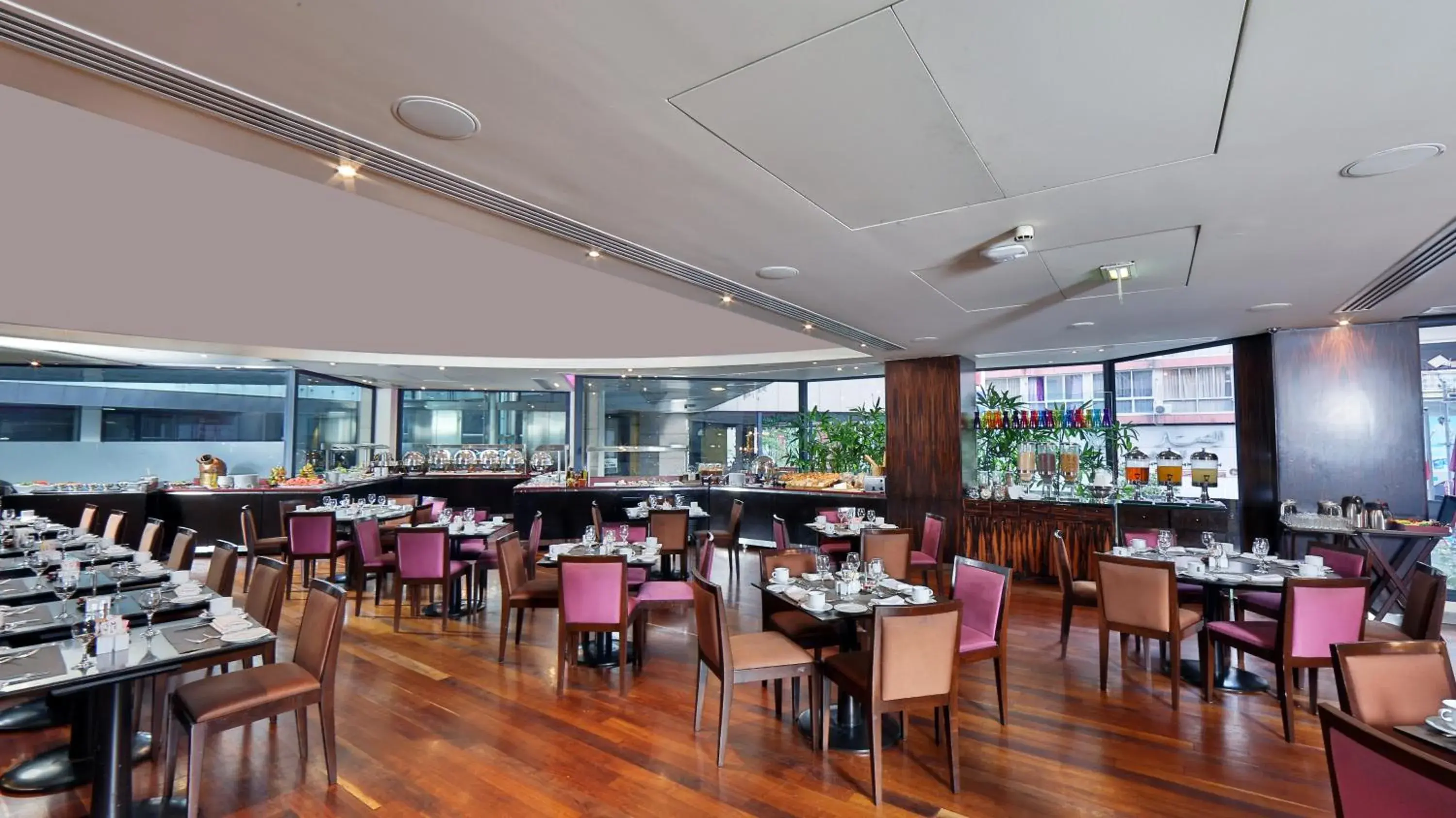 Restaurant/places to eat in Crowne Plaza Hamra Beirut by IHG Restaurant/places to eat in Crowne Plaza Hamra Beirut by IHG