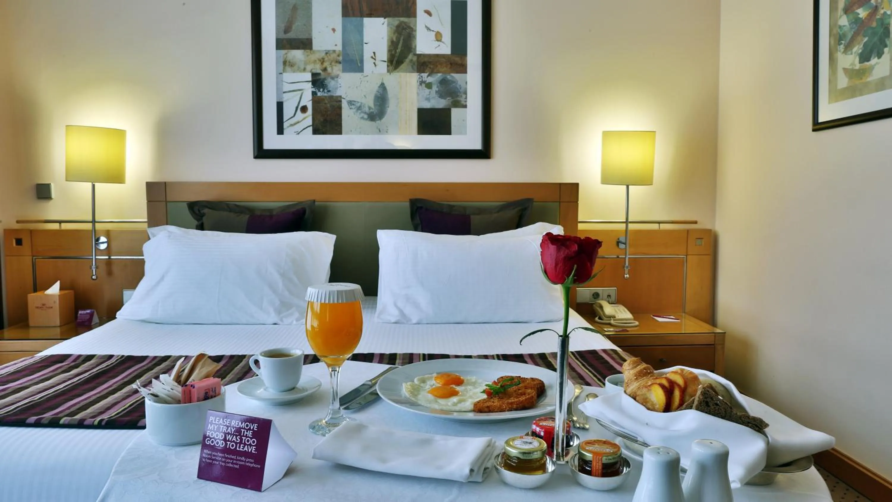 Photo of the whole room, Bed in Crowne Plaza Hamra Beirut by IHG