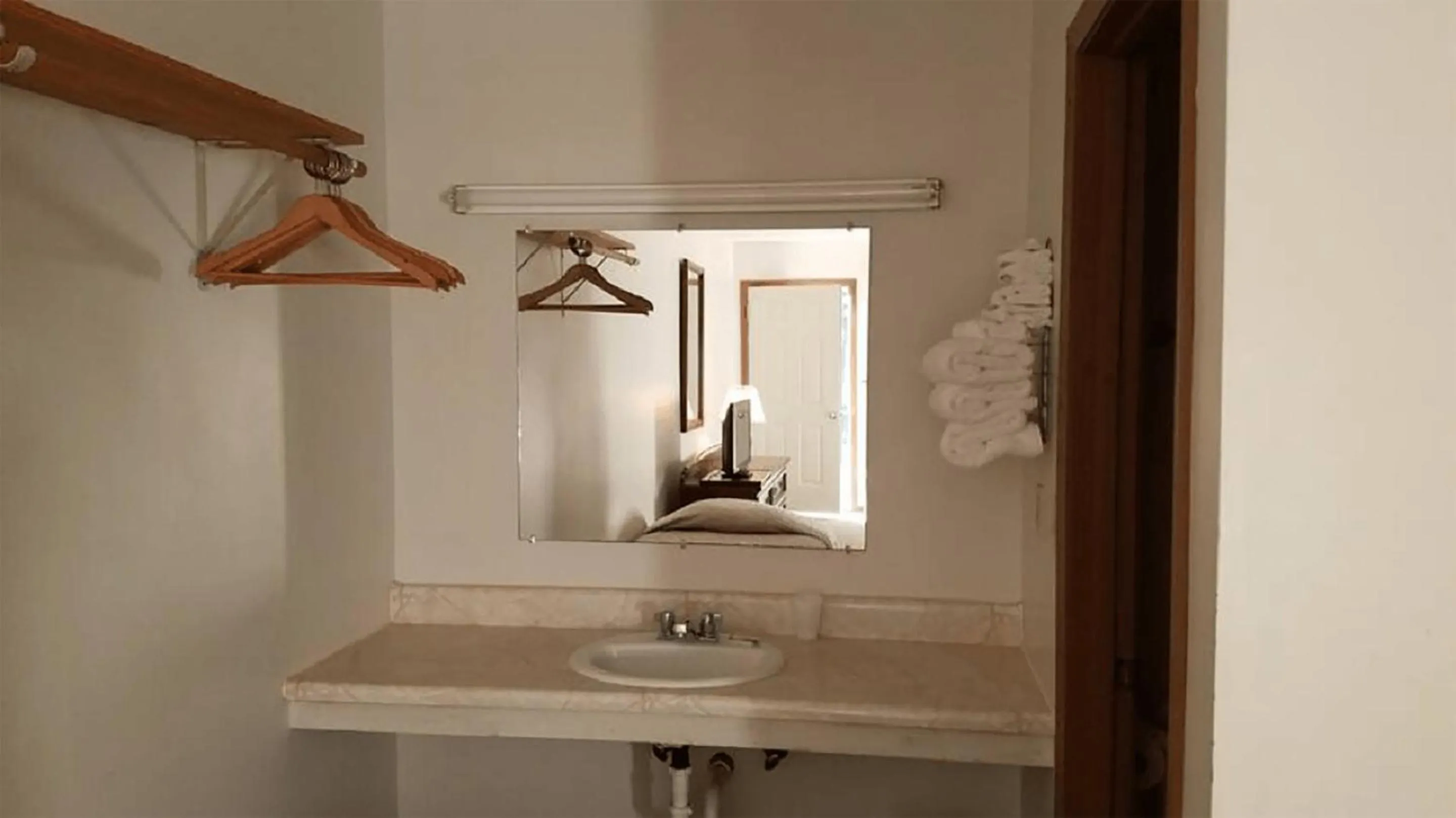 Bathroom in Unity Lodge