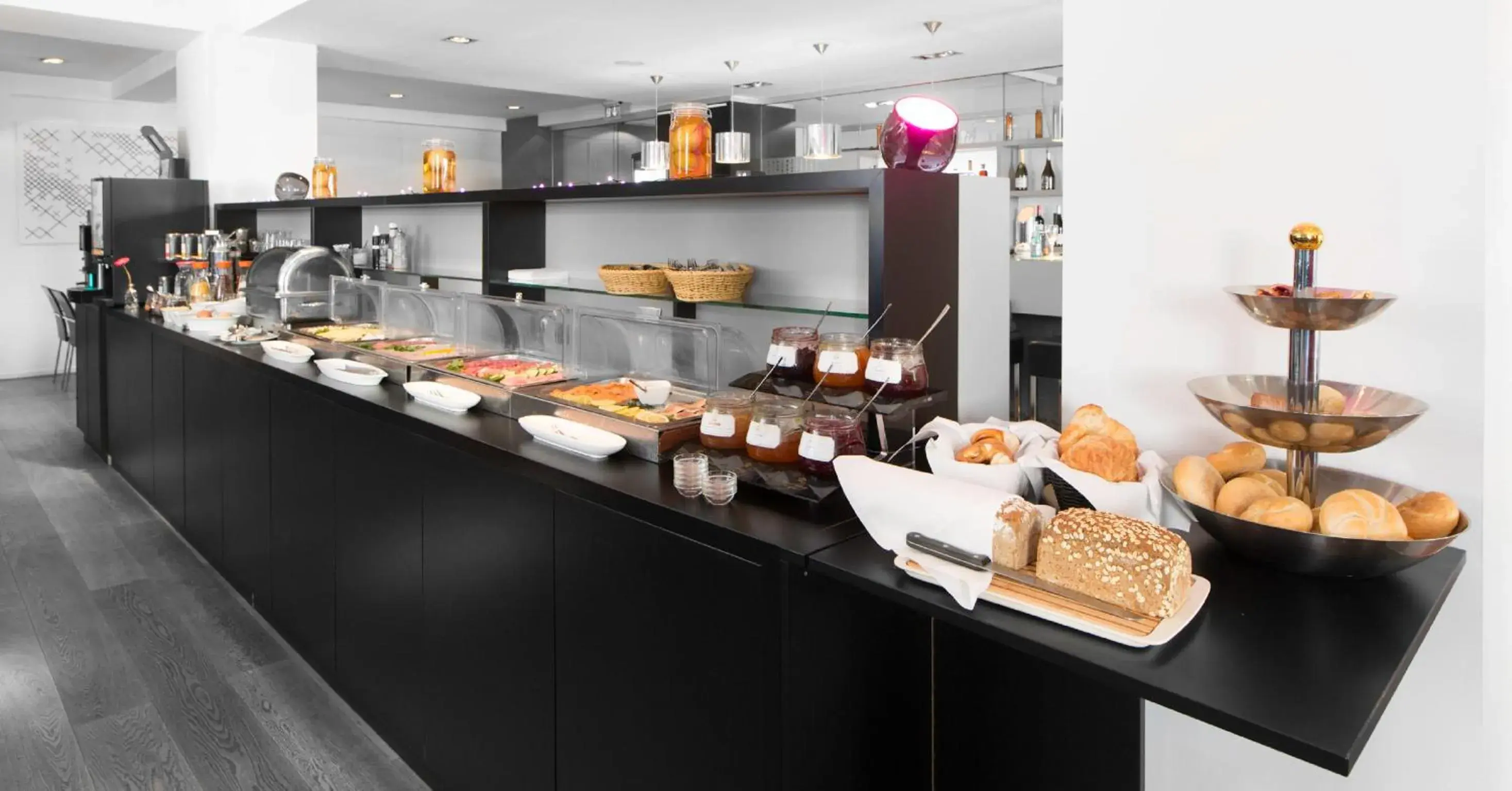 Breakfast, Food in Pearl Design Hotel - Frankfurt City