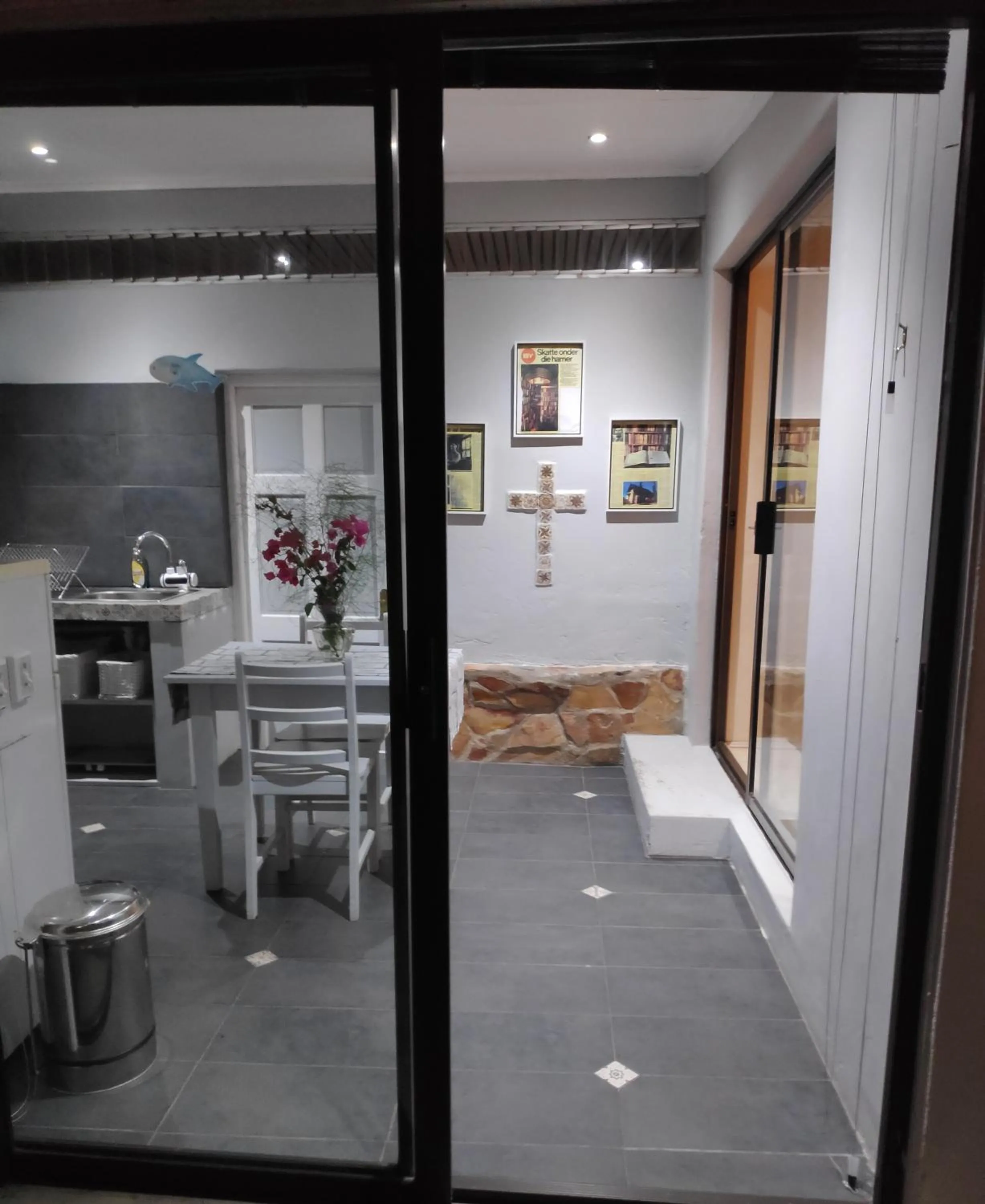 One-Bedroom Apartment in La Chapelle - The Apartment
