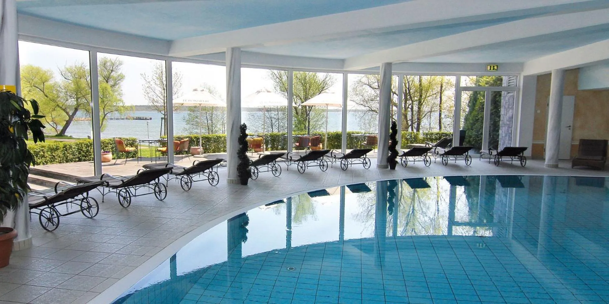 Swimming pool in Seehotel Schloss Klink