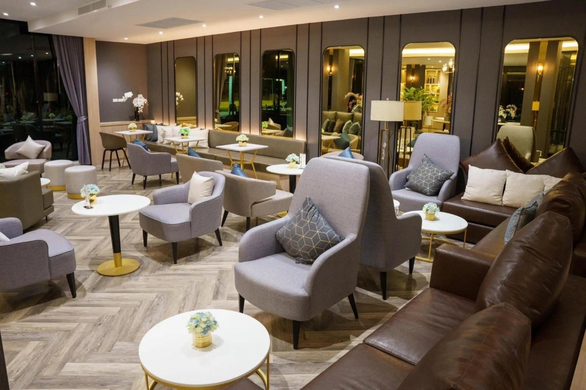 Meeting/conference room in Seastar Hotel and Service Apartment