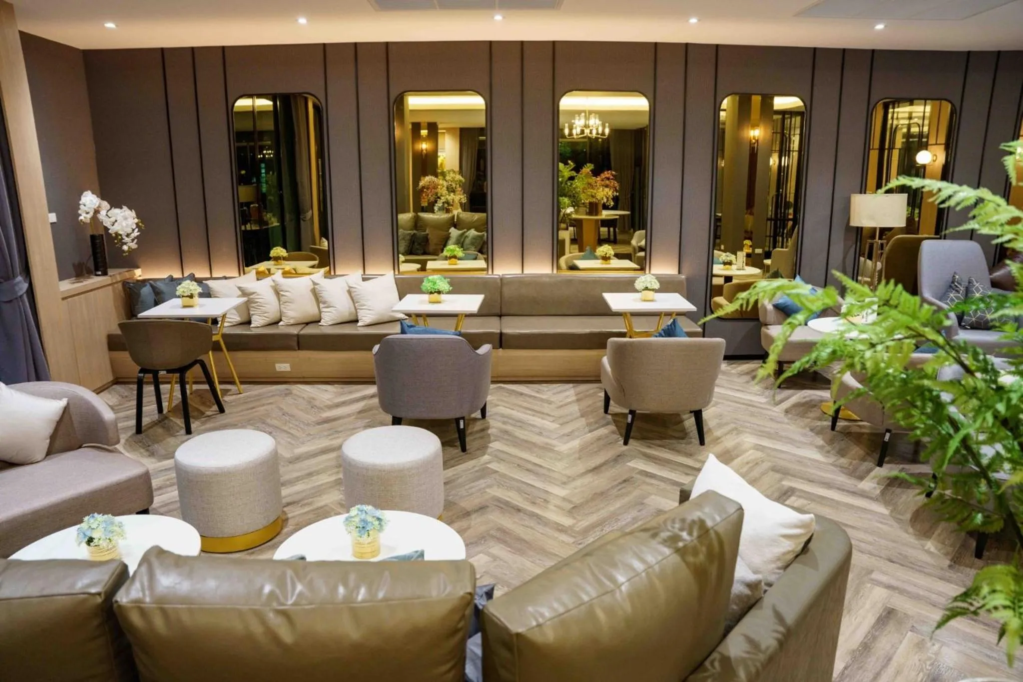 Meeting/conference room in Seastar Hotel and Service Apartment