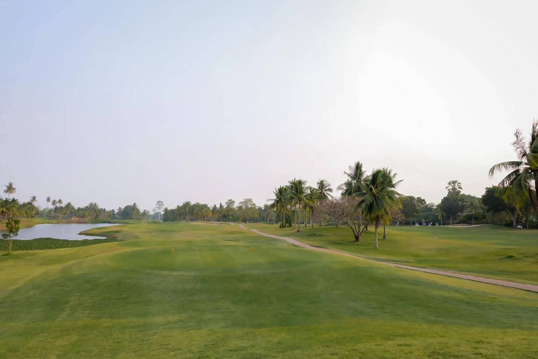 Golfcourse in Seastar Hotel and Service Apartment