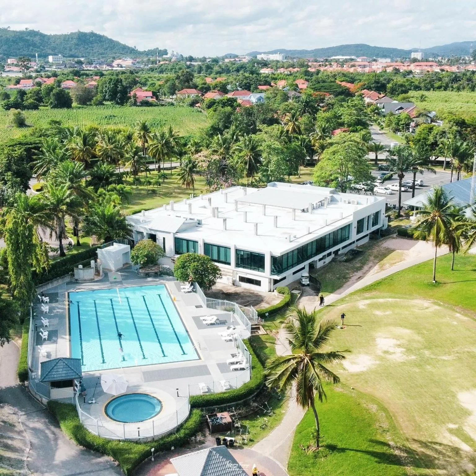 Swimming pool in Seastar Hotel and Service Apartment