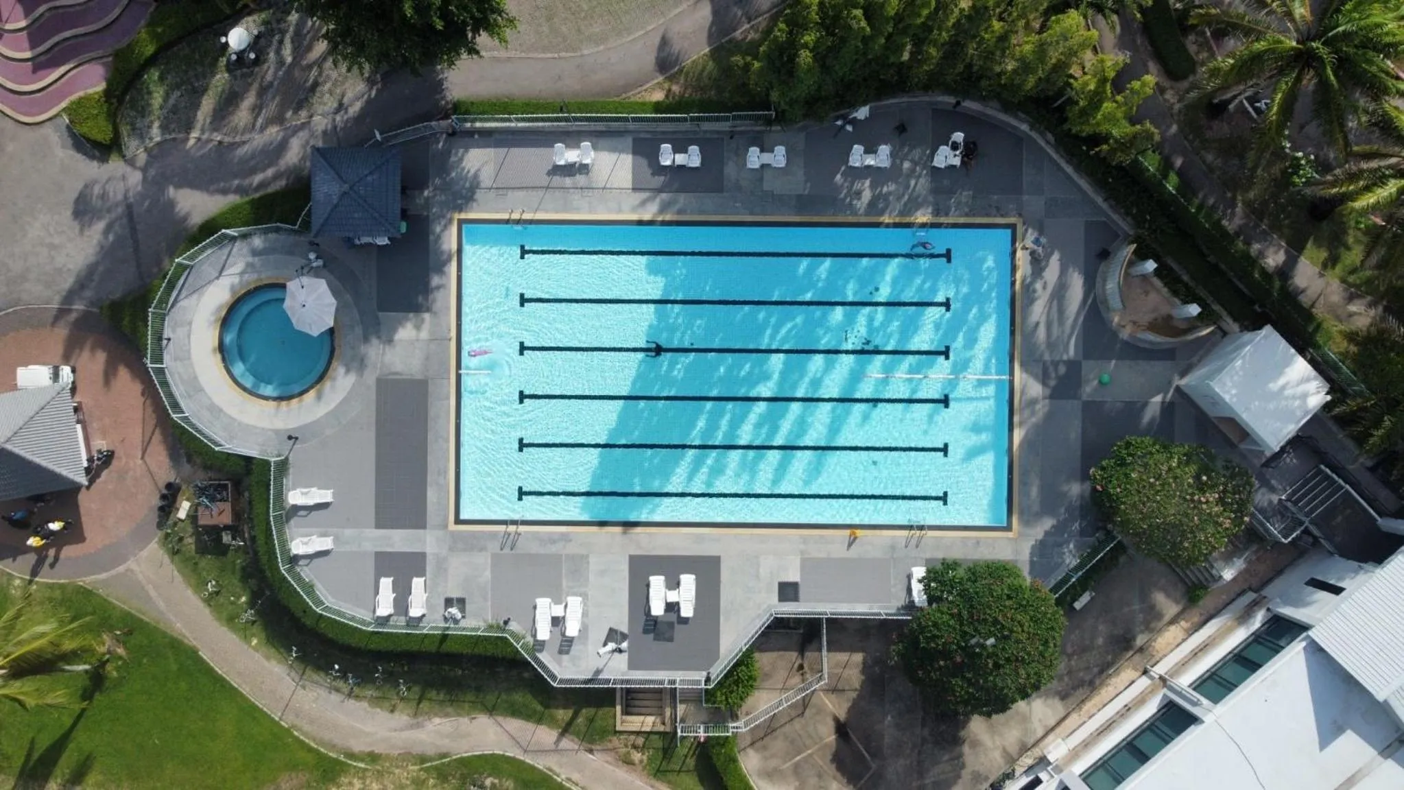 Swimming pool in Seastar Hotel and Service Apartment