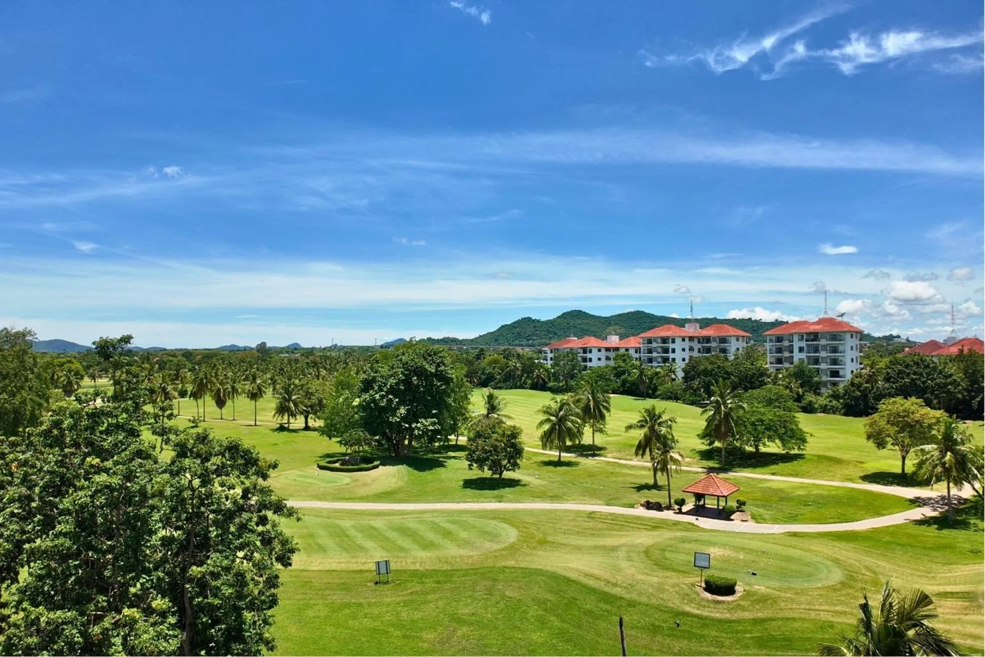 Seastar Hotel and Service Apartment