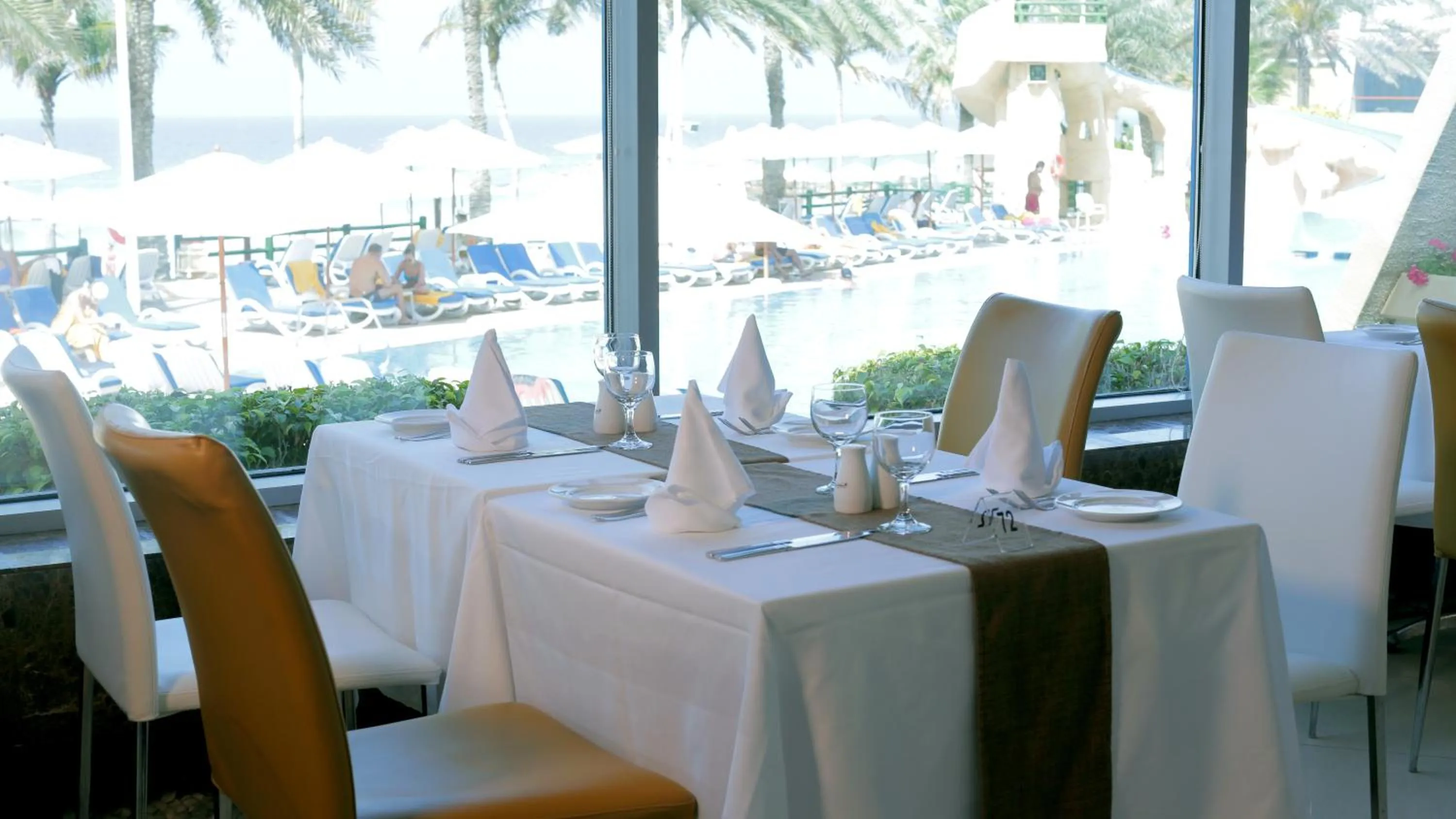 Restaurant/places to eat in Occidental Sharjah Grand