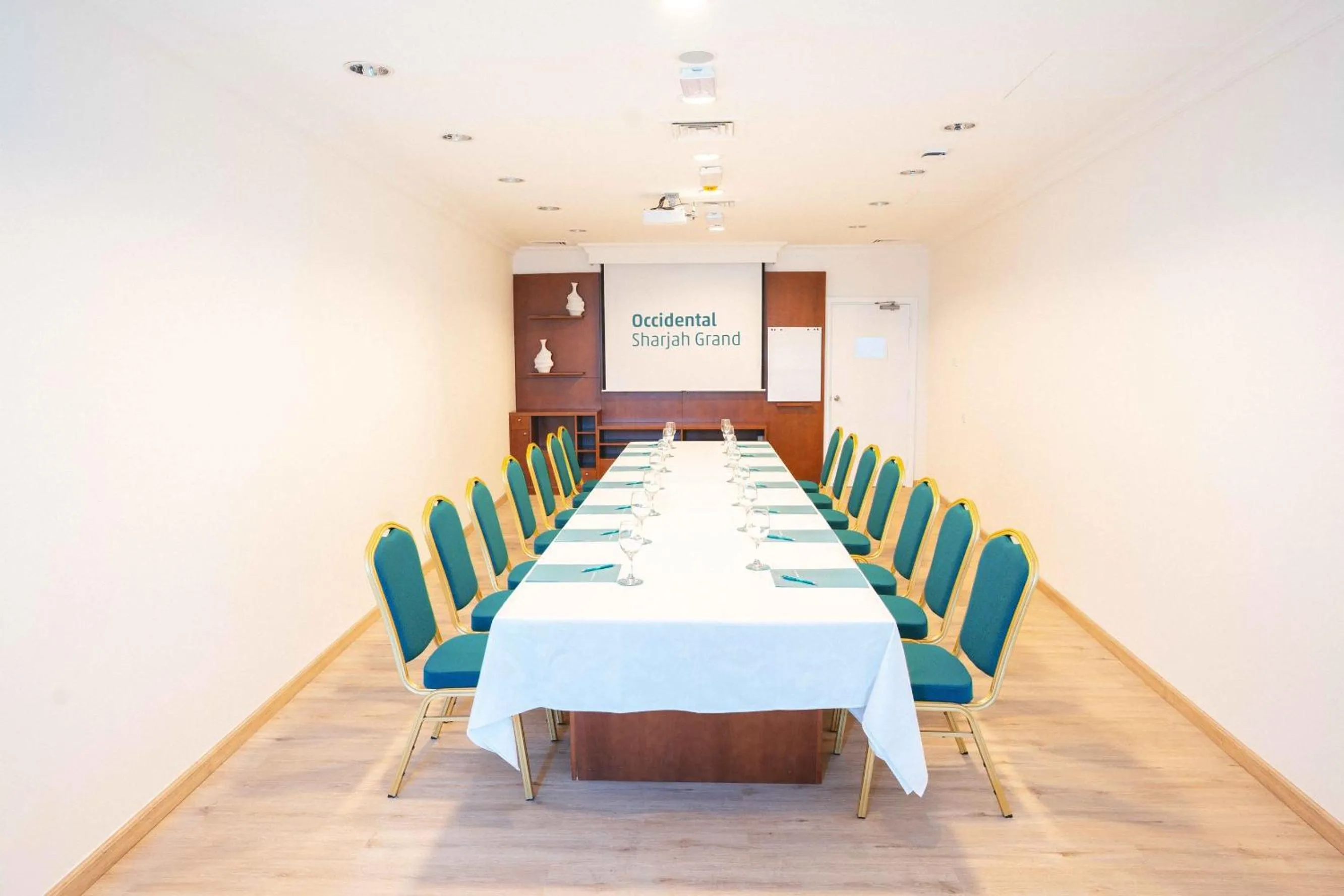 Business facilities in Occidental Sharjah Grand