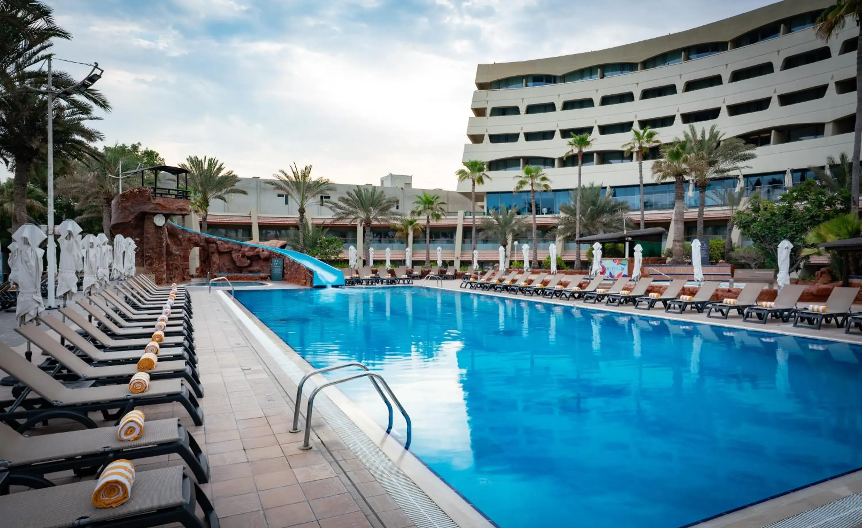 Swimming pool in Occidental Sharjah Grand Swimming pool in Occidental Sharjah Grand