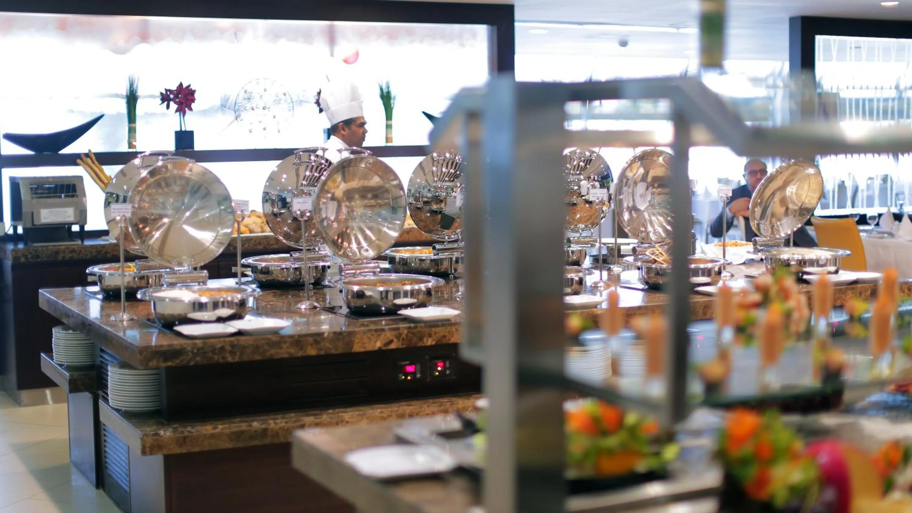 Restaurant/places to eat in Occidental Sharjah Grand