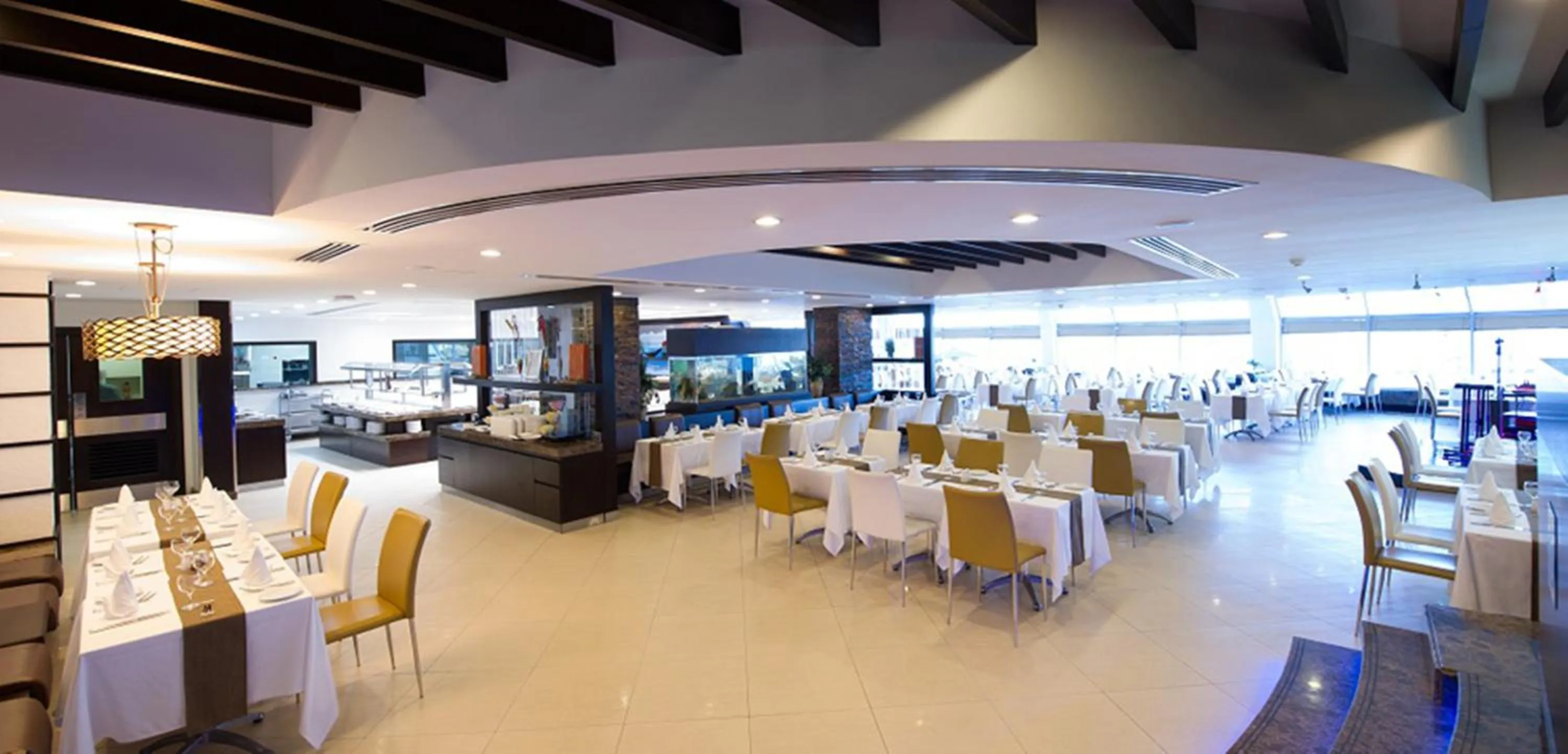 Restaurant/places to eat in Occidental Sharjah Grand