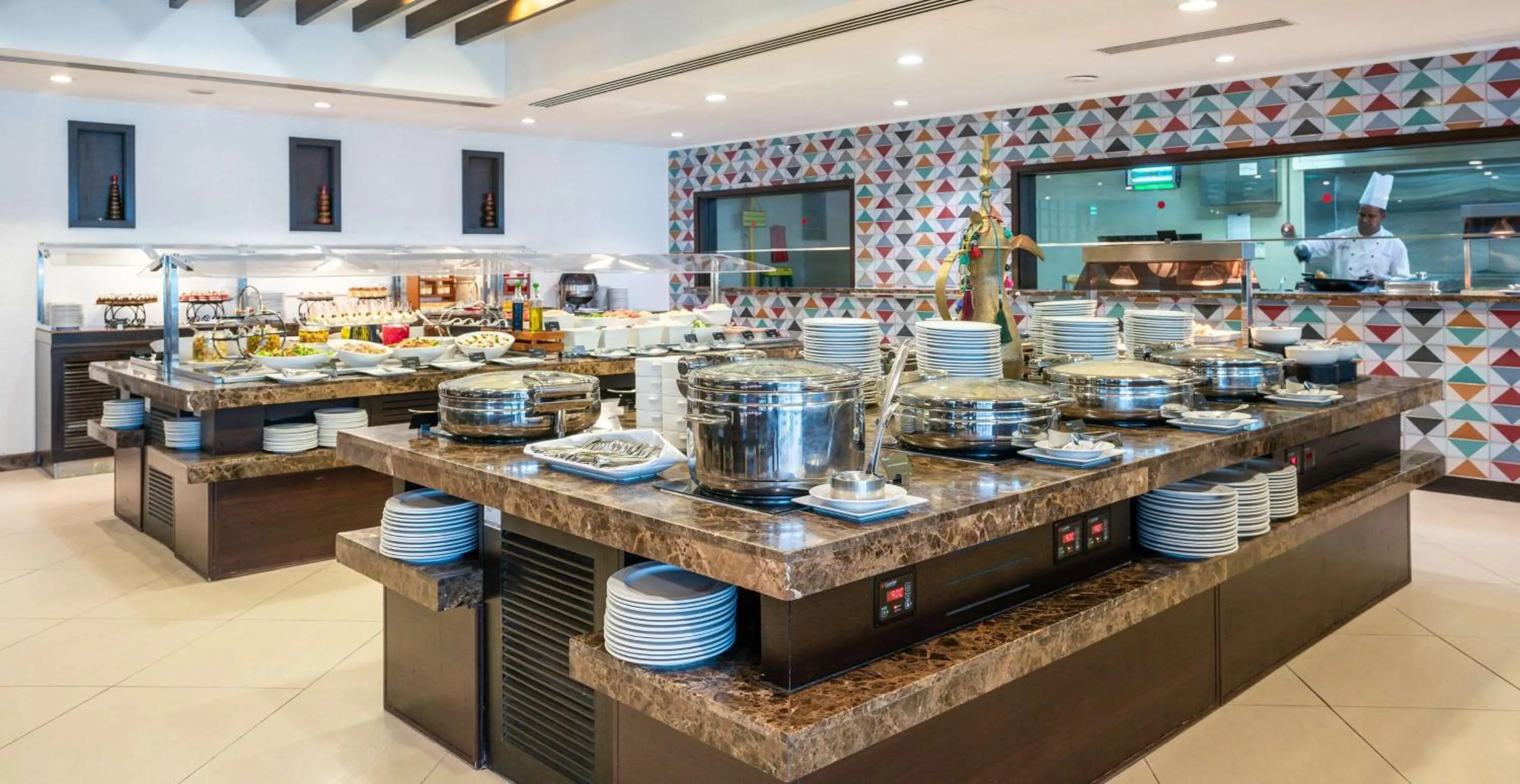 Restaurant/places to eat in Occidental Sharjah Grand