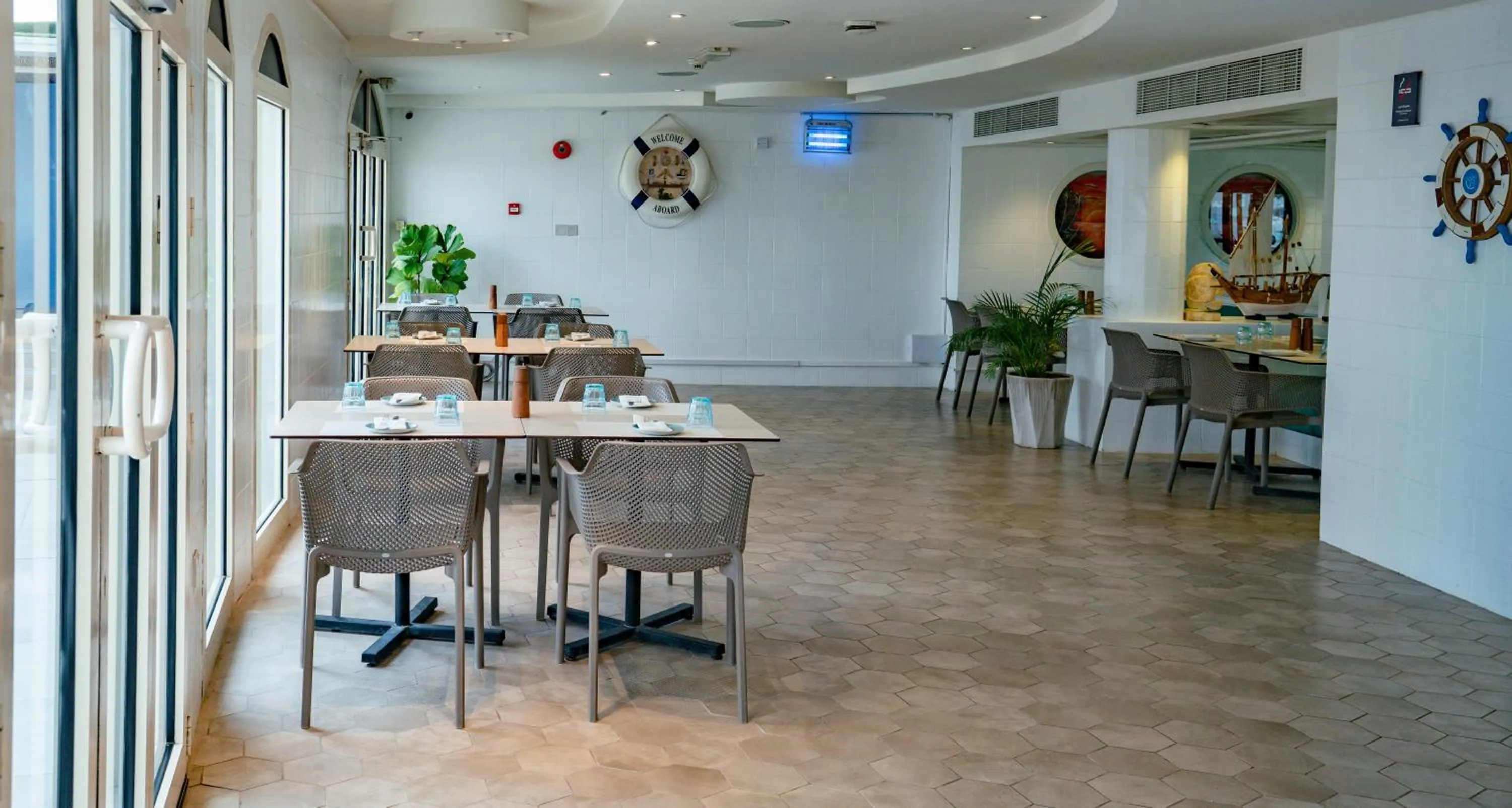 Restaurant/places to eat in Occidental Sharjah Grand