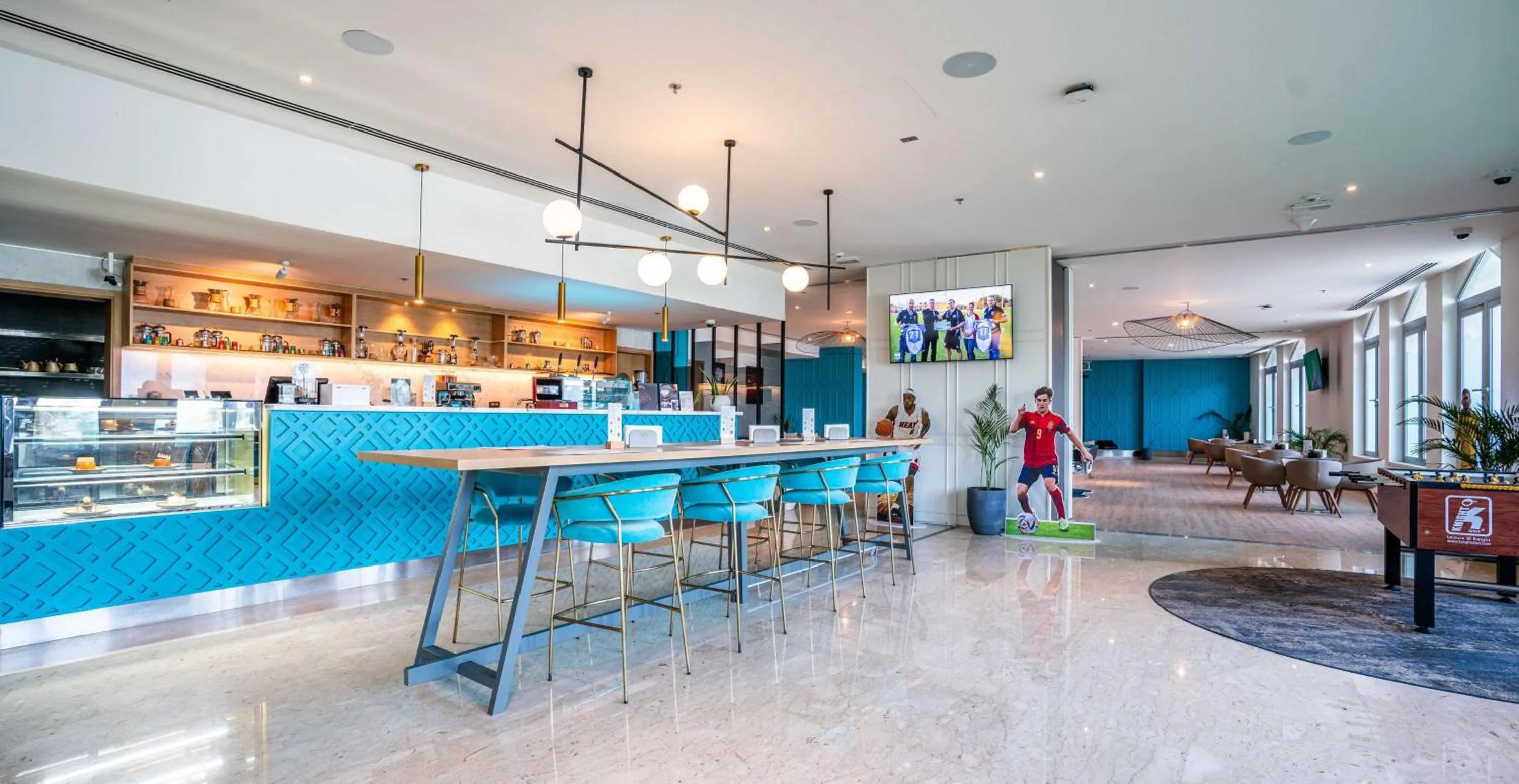 Lounge or bar in Occidental Sharjah Grand