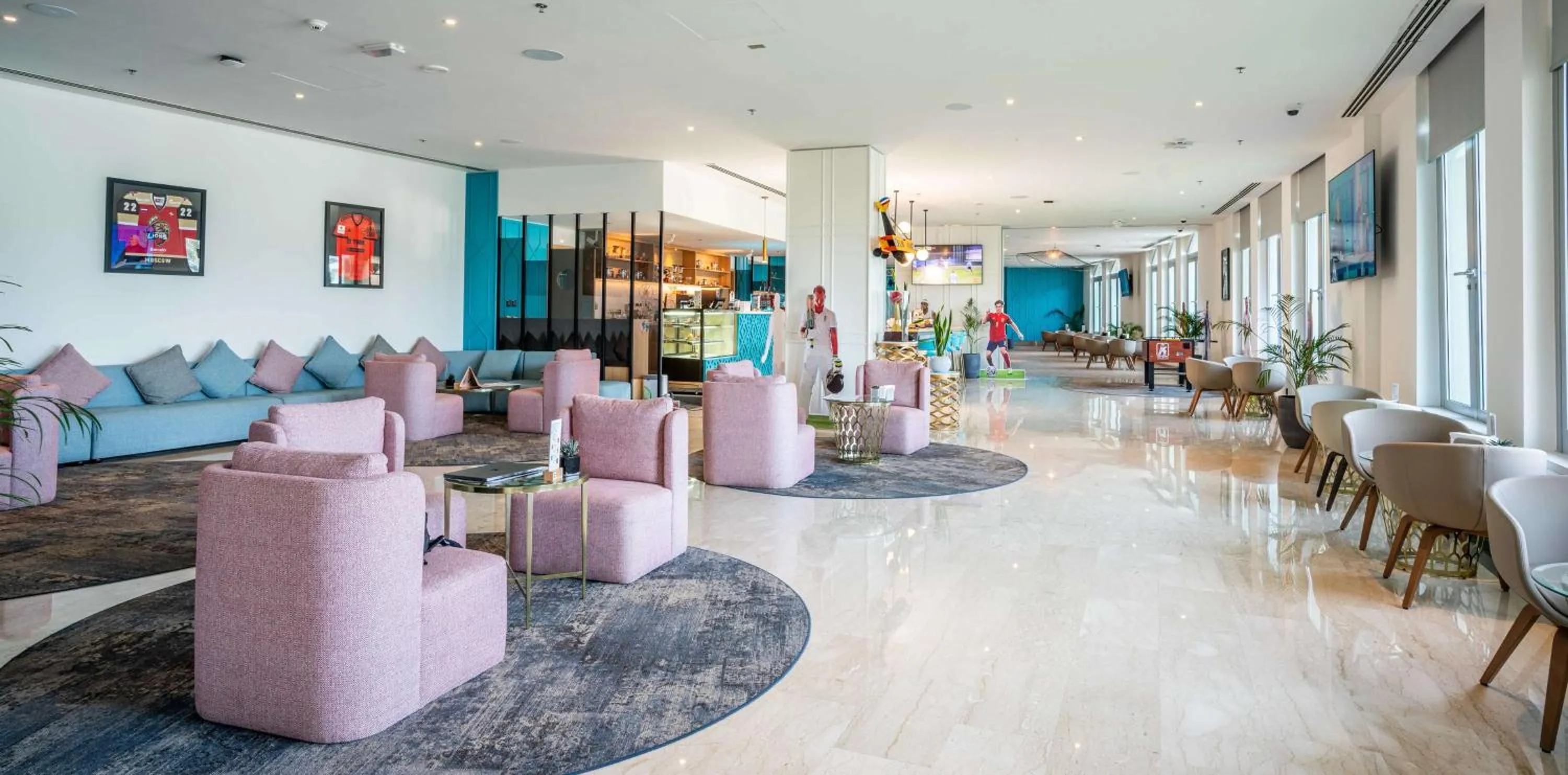 Lounge or bar in Occidental Sharjah Grand