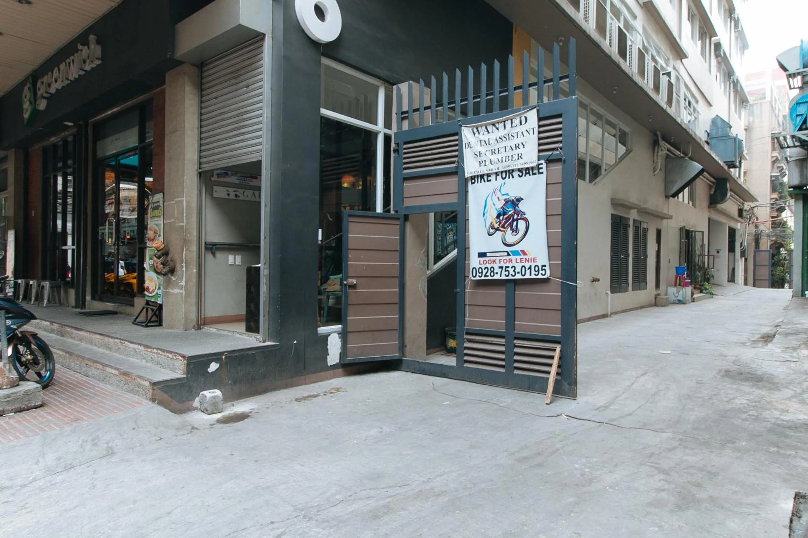 Property building in RedDoorz @ Jardin LRT Tayuman Manila