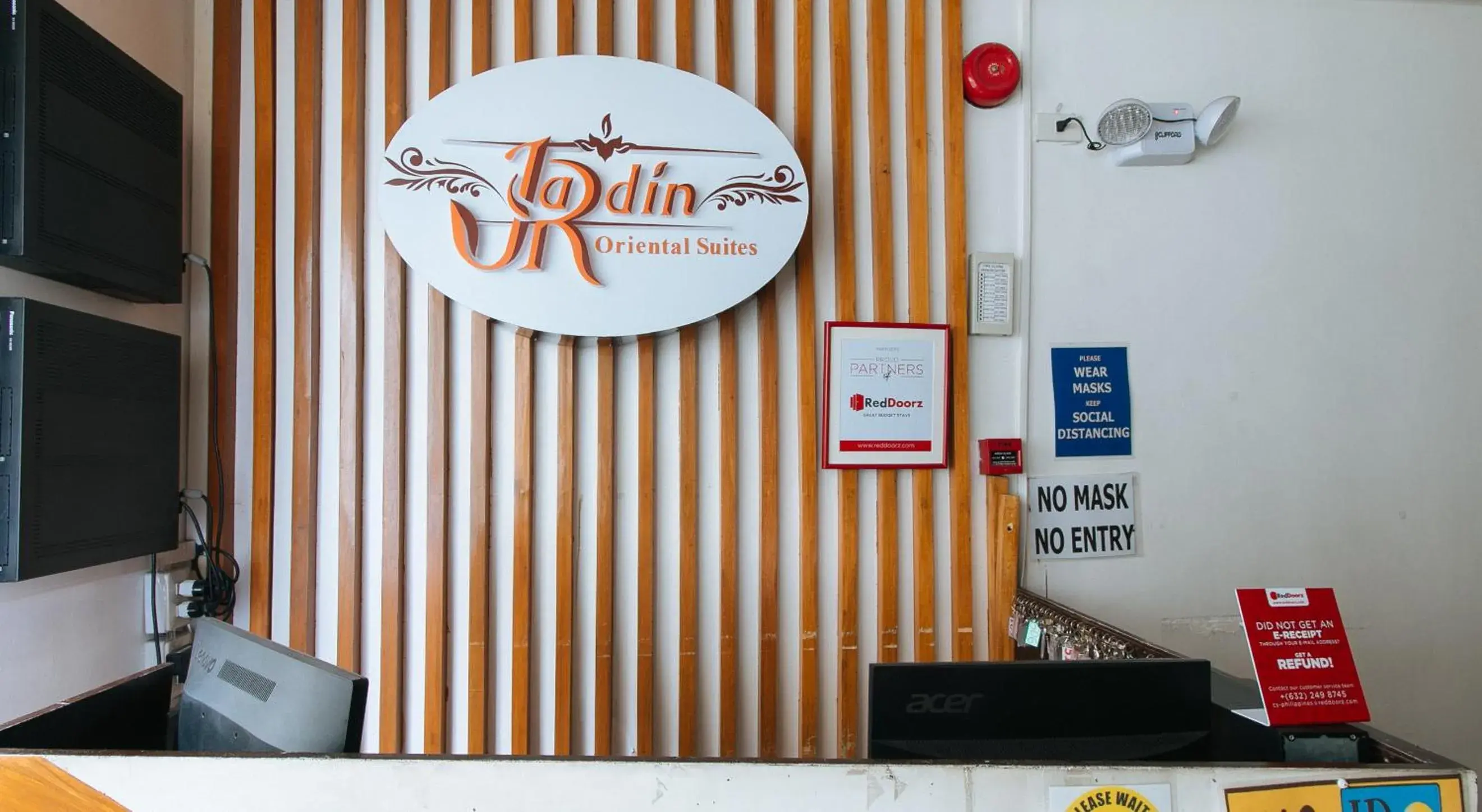 Lobby or reception in RedDoorz @ Jardin LRT Tayuman Manila Lobby or reception in RedDoorz @ Jardin LRT Tayuman Manila