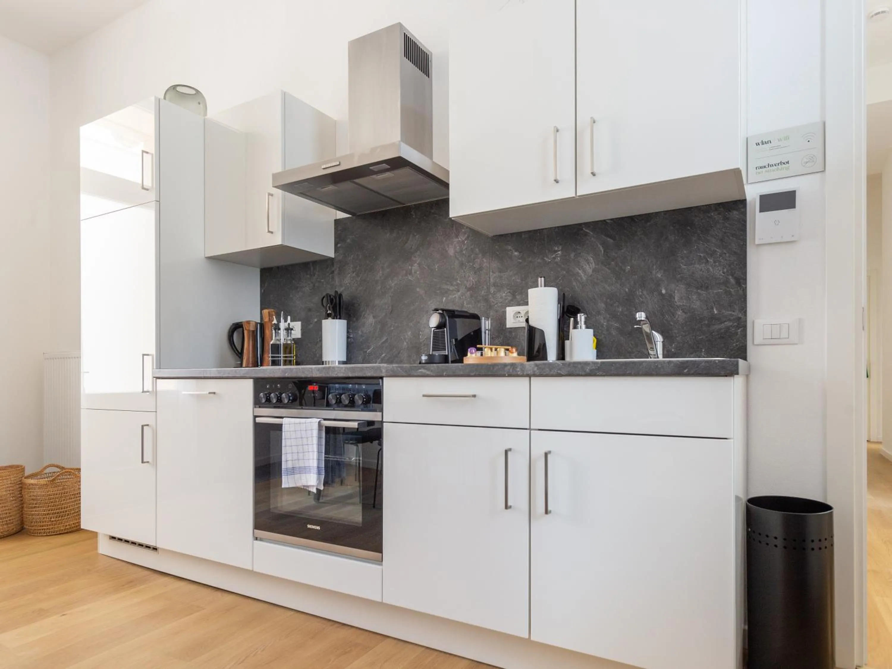 Kitchen or kitchenette in Limehome Baden-Baden Bäderstraße