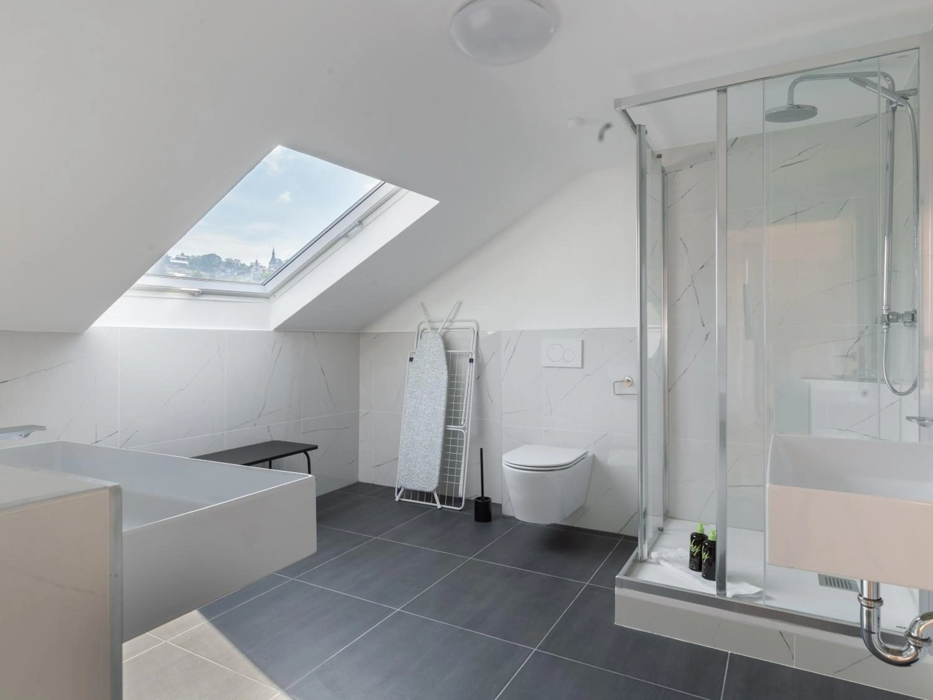 Shower in Limehome Baden-Baden Bäderstraße