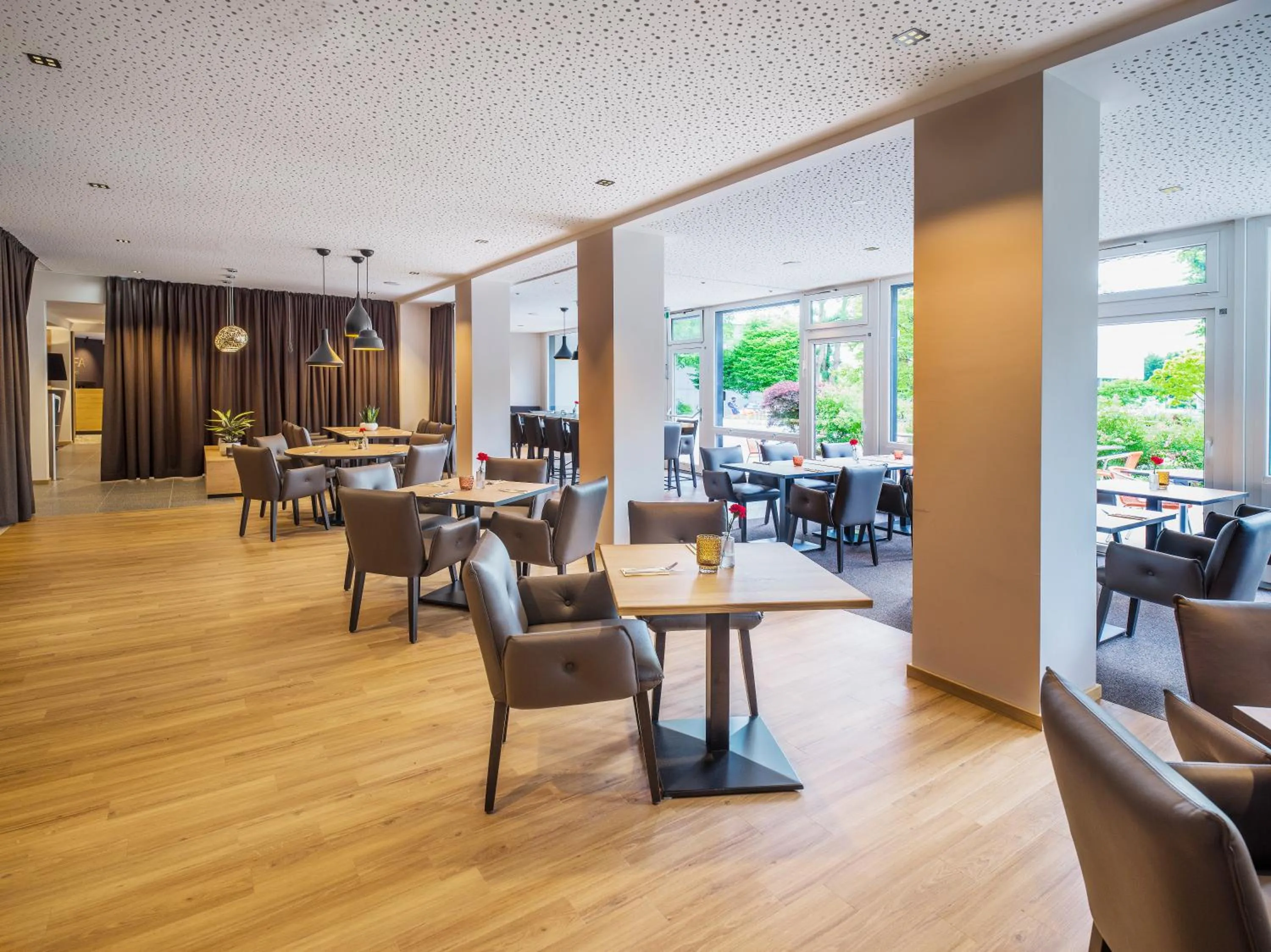 Restaurant/places to eat in JUFA Hotel Salzburg