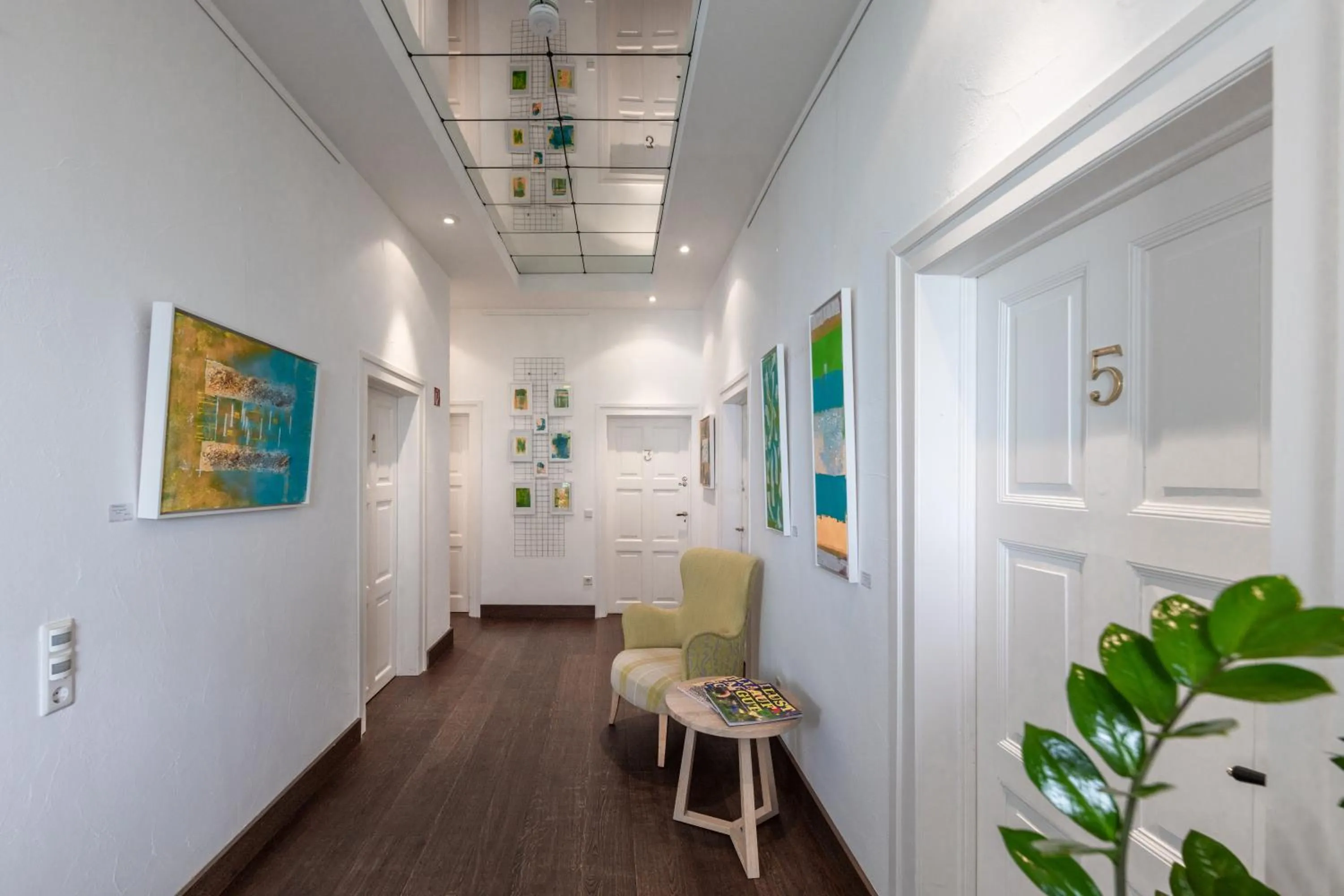 Lobby or reception in Villa Benz Hotel garni