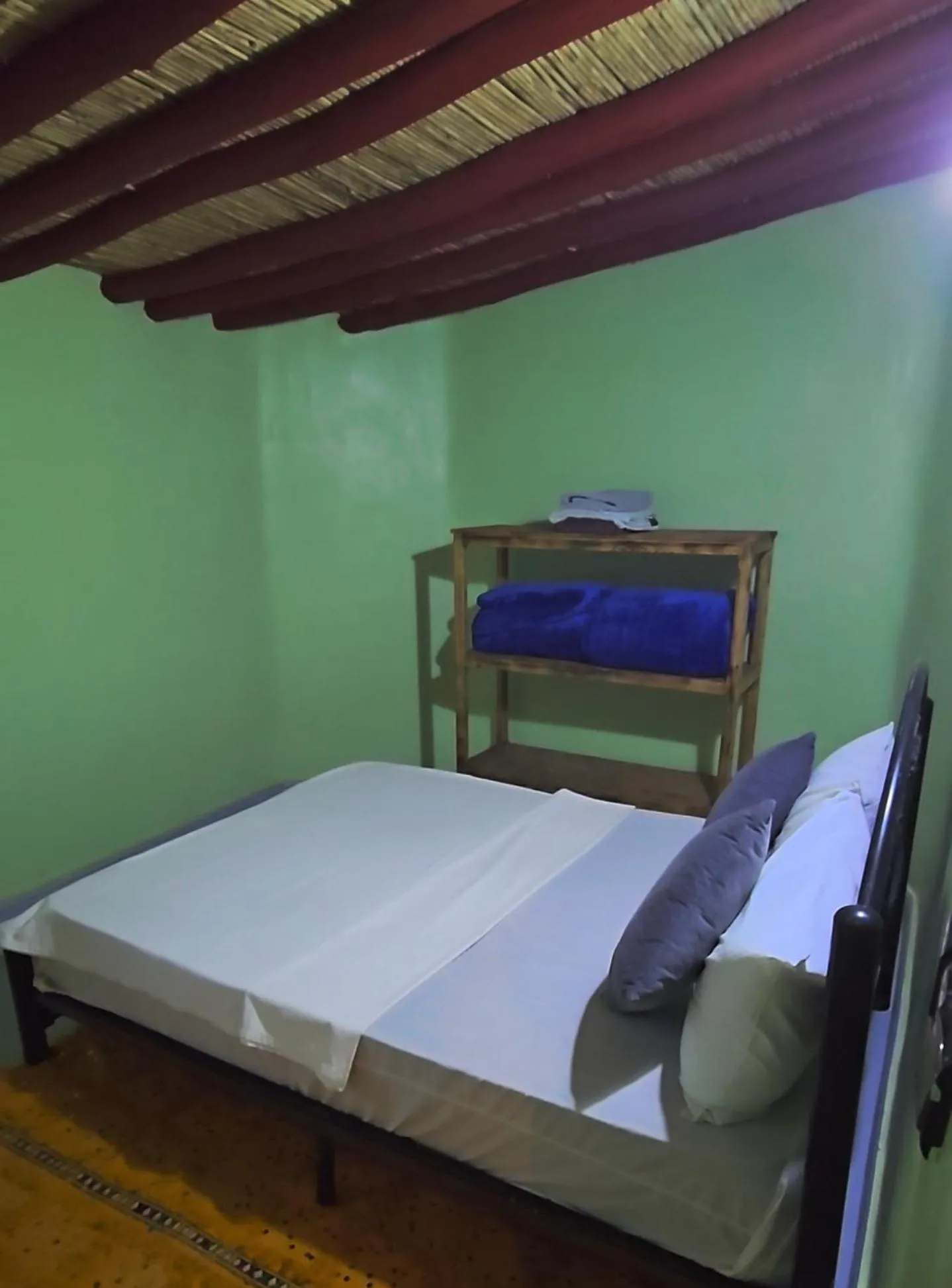 Bed in ecolodge bivouac des aigles