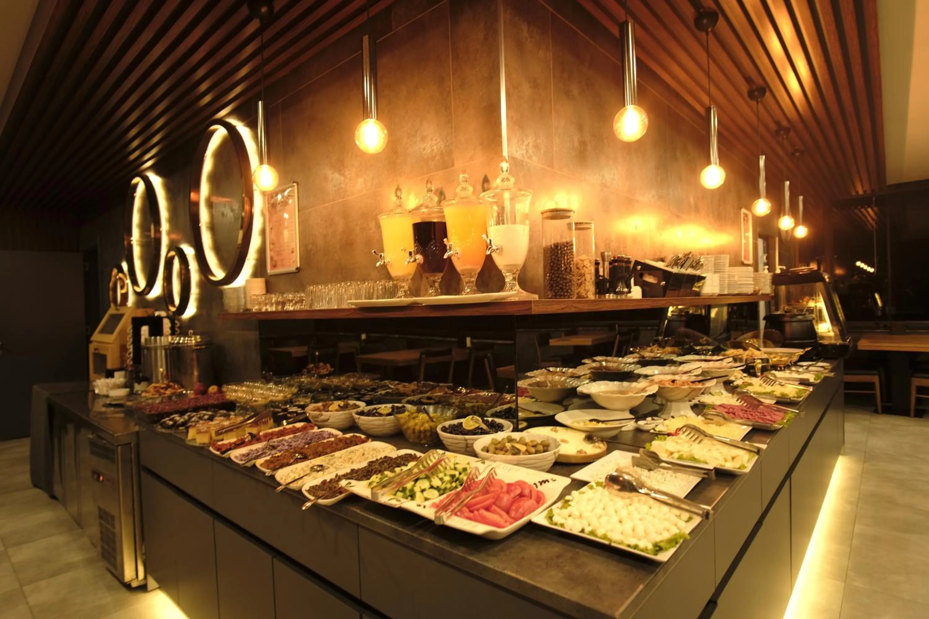 Restaurant/places to eat in Rhisos Otel