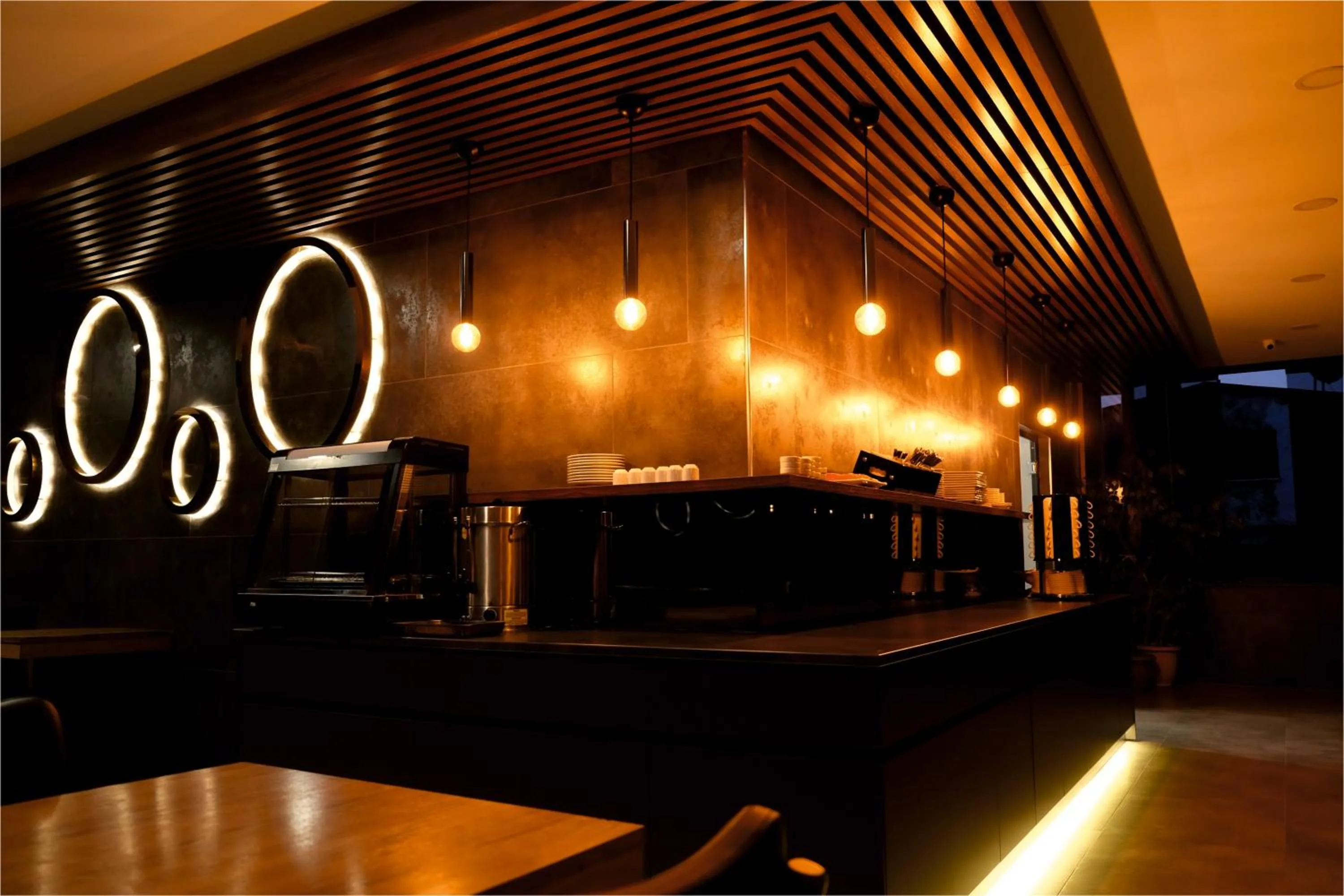 Restaurant/places to eat in Rhisos Otel