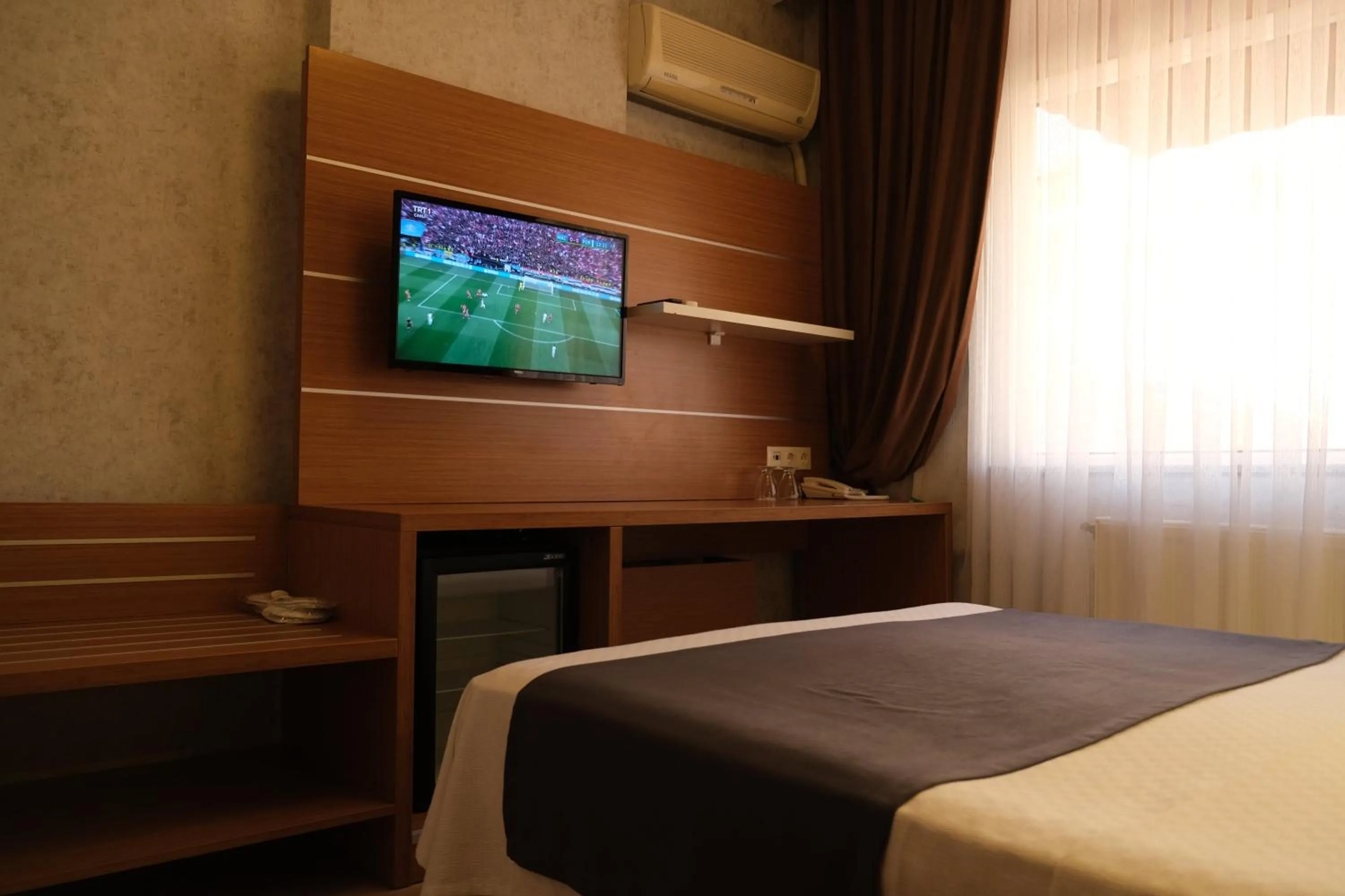 air conditioner, Bed in Rhisos Otel