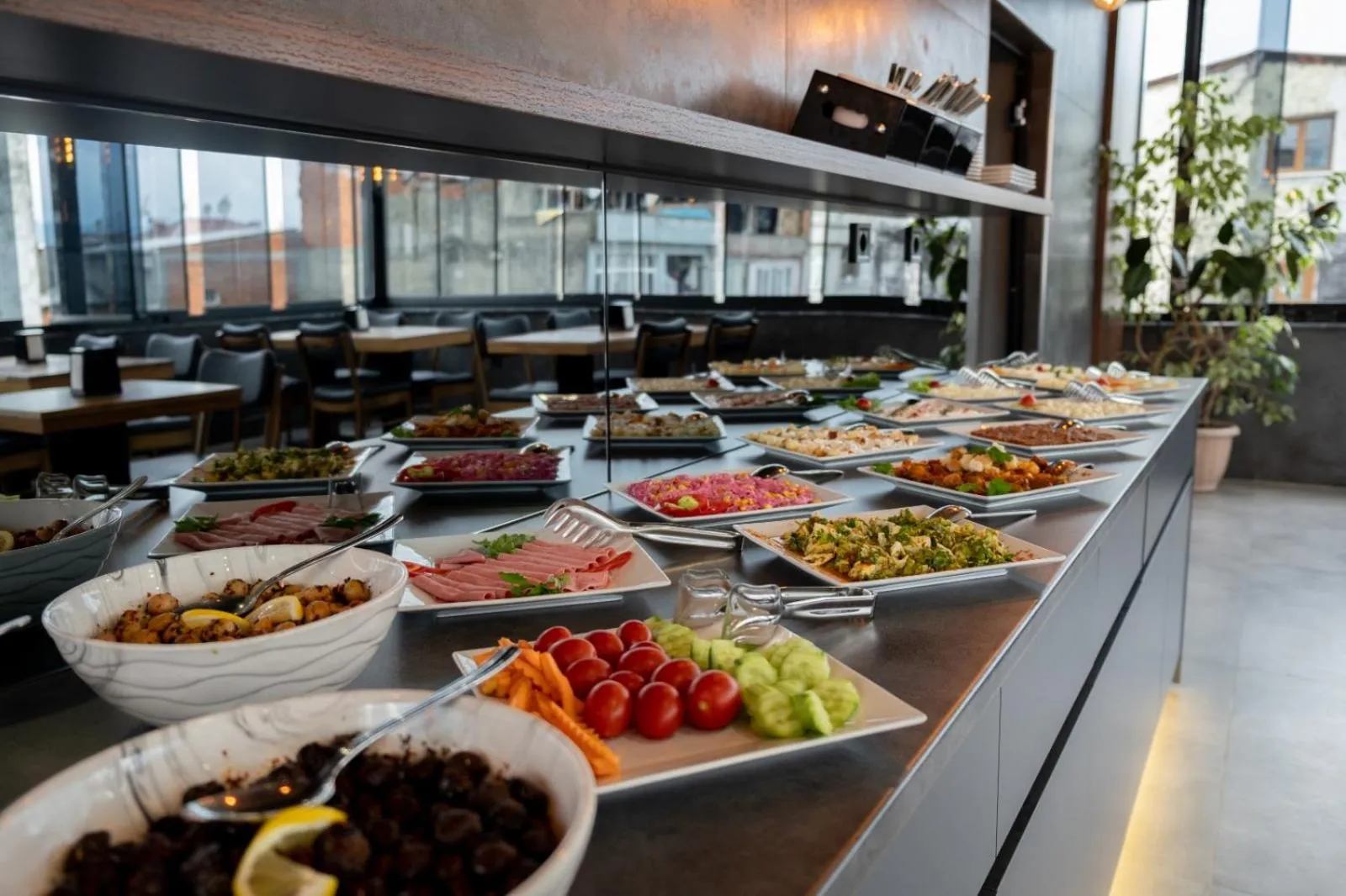 Restaurant/places to eat in Rhisos Otel