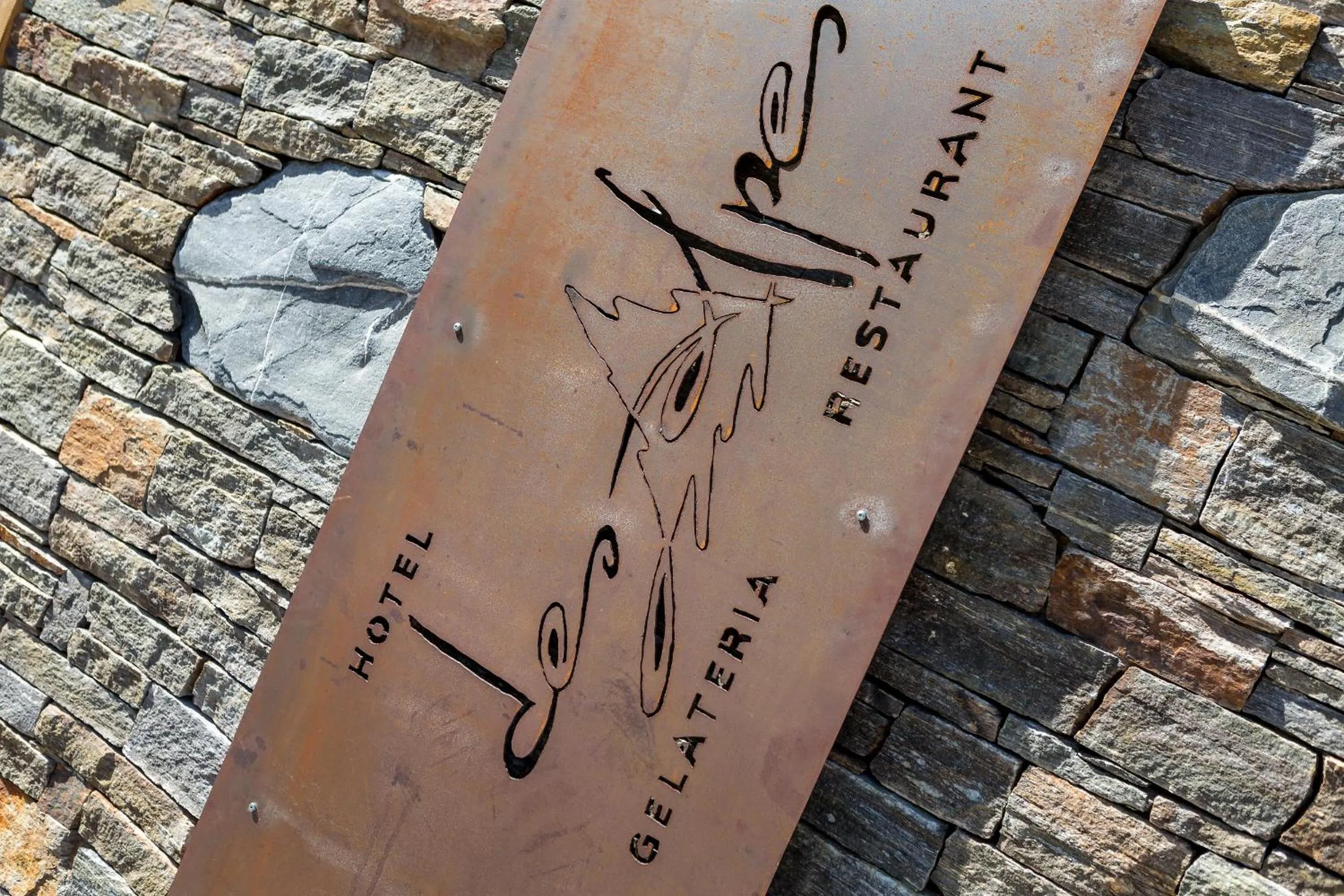 Logo/Certificate/Sign in Hotel Des Alpes