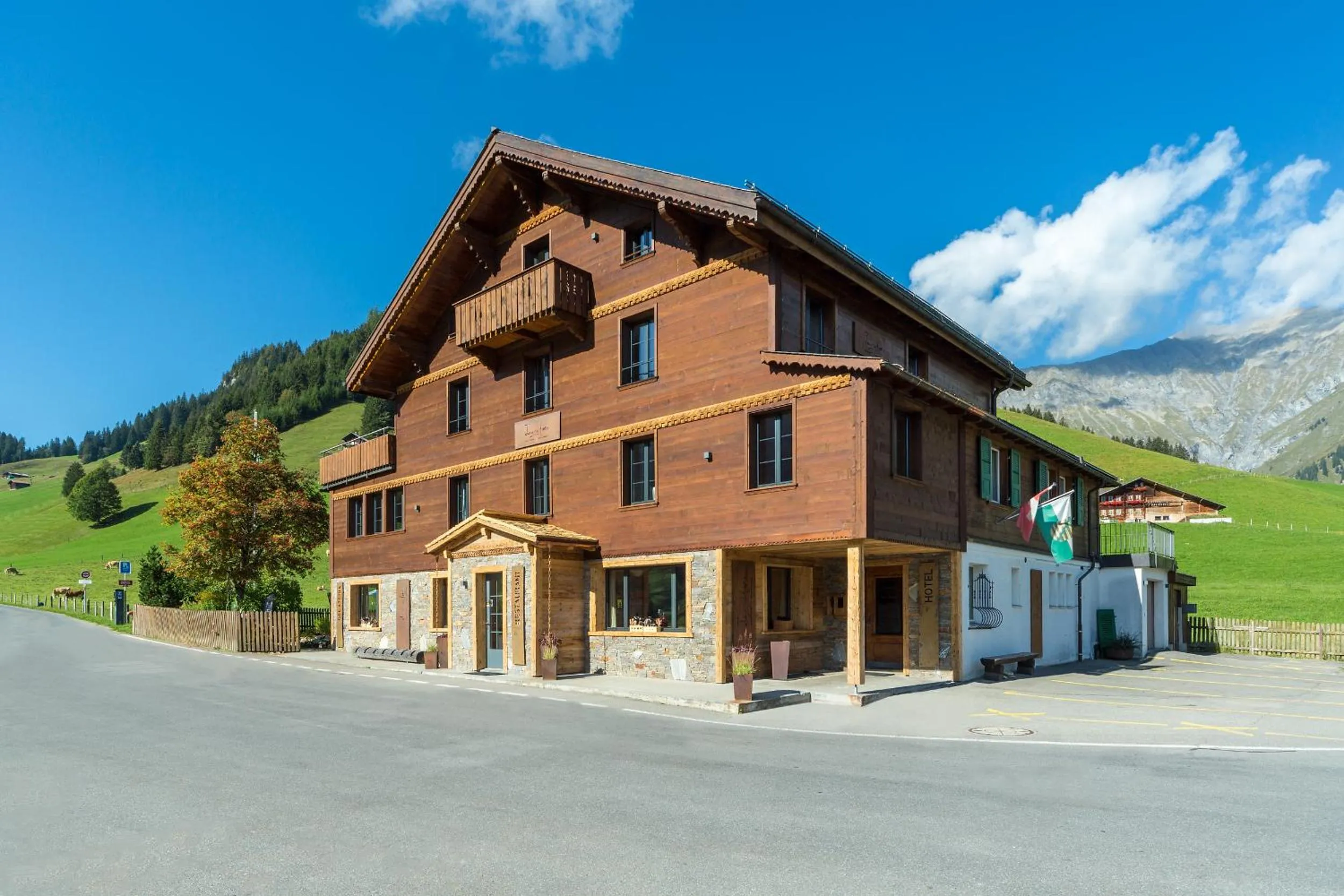 Property building in Hotel Des Alpes