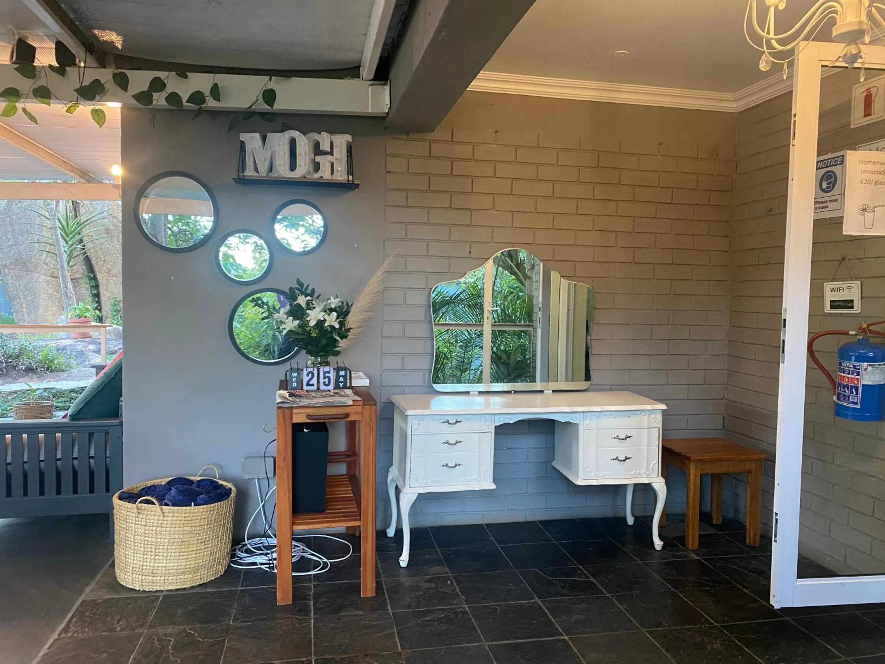 Restaurant/places to eat in Mogi Boutique Hotel