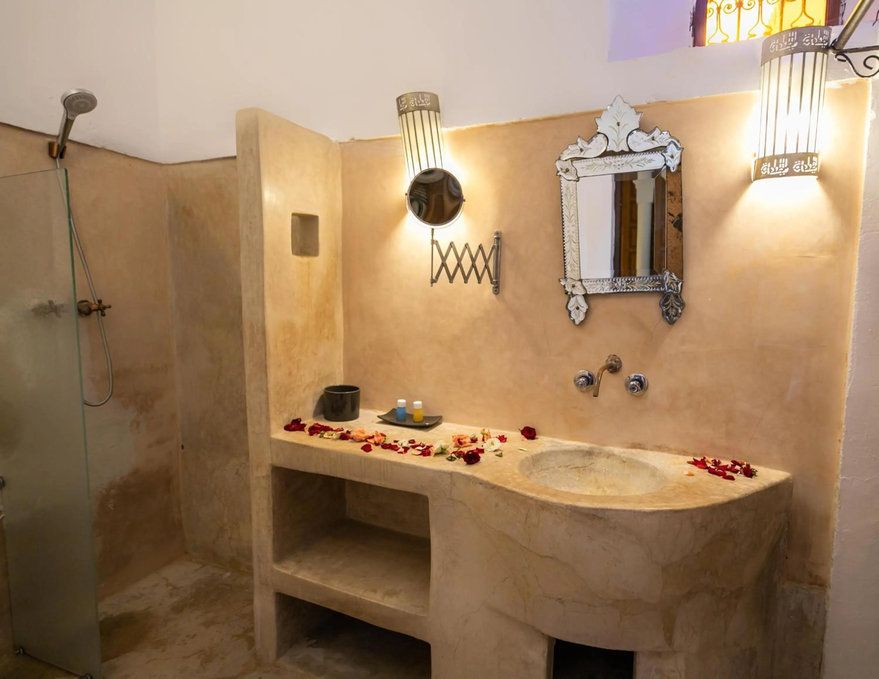 Shower in RIAD LOUDAYA AND SPA