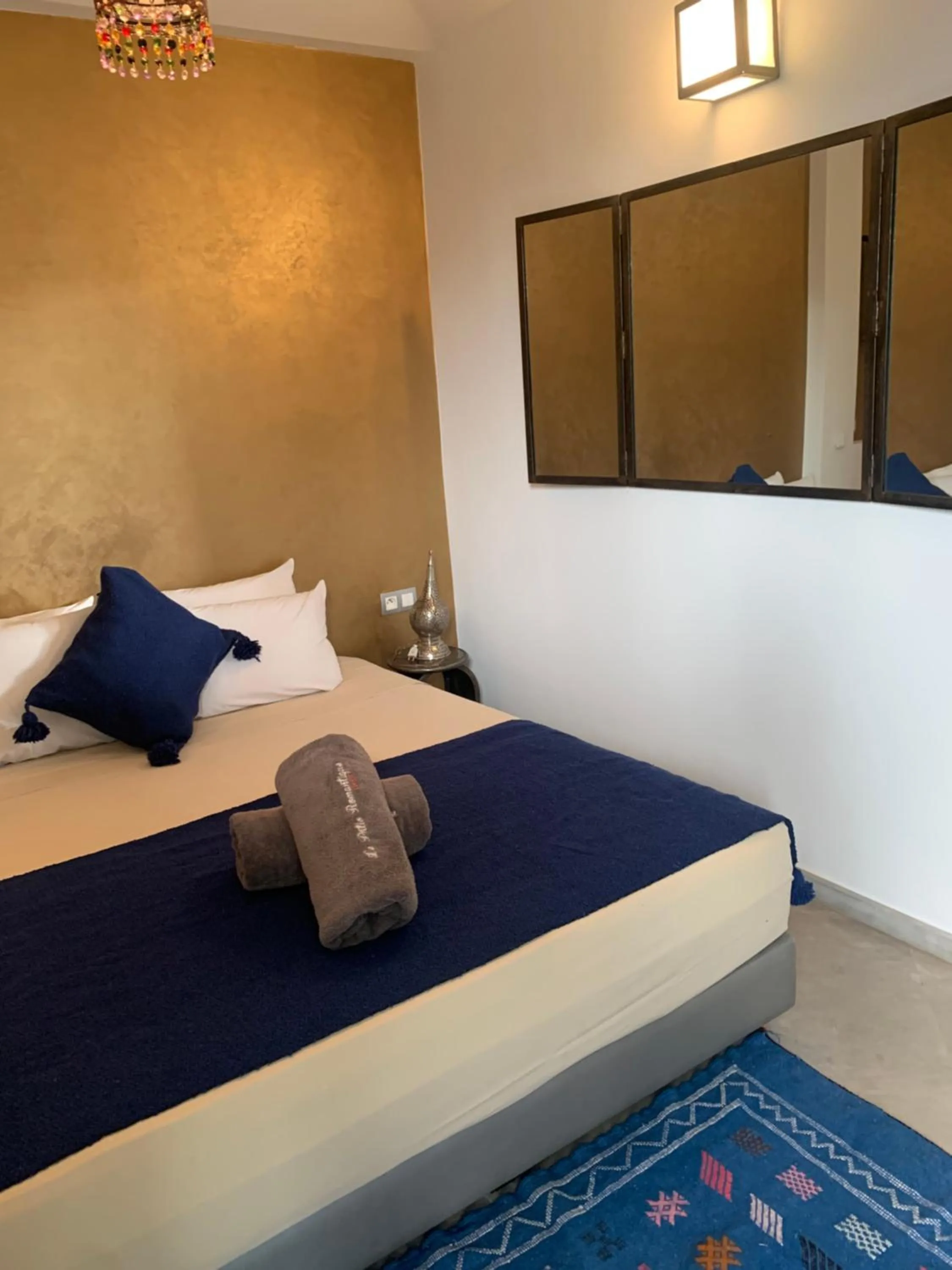 Photo of the whole room, Bed in RIAD LE PATIO ROMANTIQUE