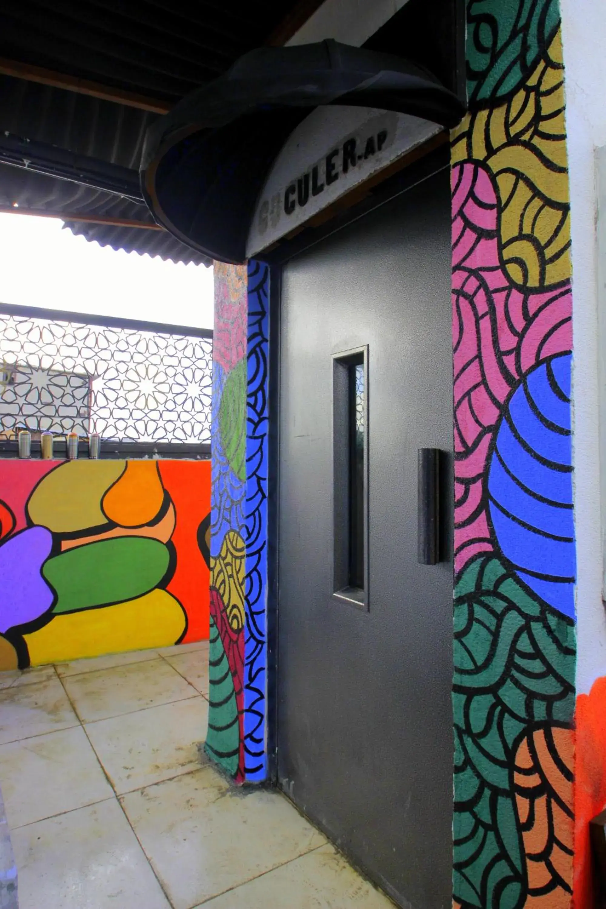 Facade/entrance in Guler Palas Hotel Facade/entrance in Guler Palas Hotel