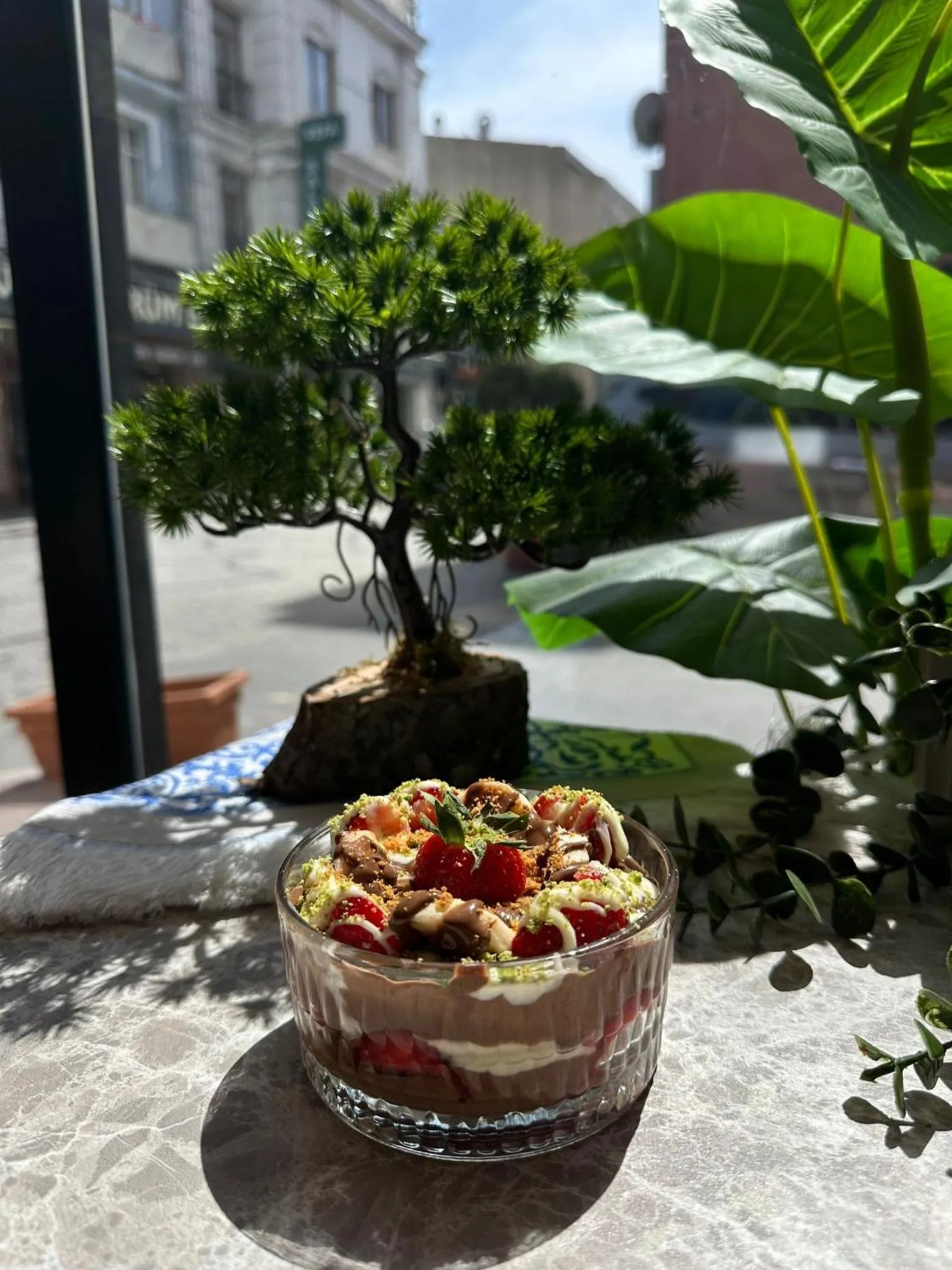 Restaurant/places to eat in Guler Palas Hotel