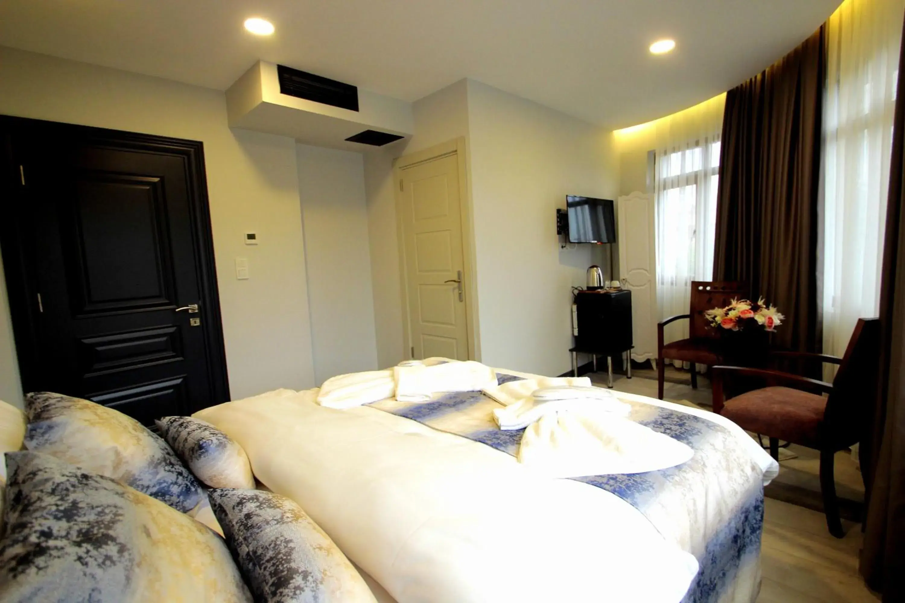 Photo of the whole room in Guler Palas Hotel Photo of the whole room in Guler Palas Hotel